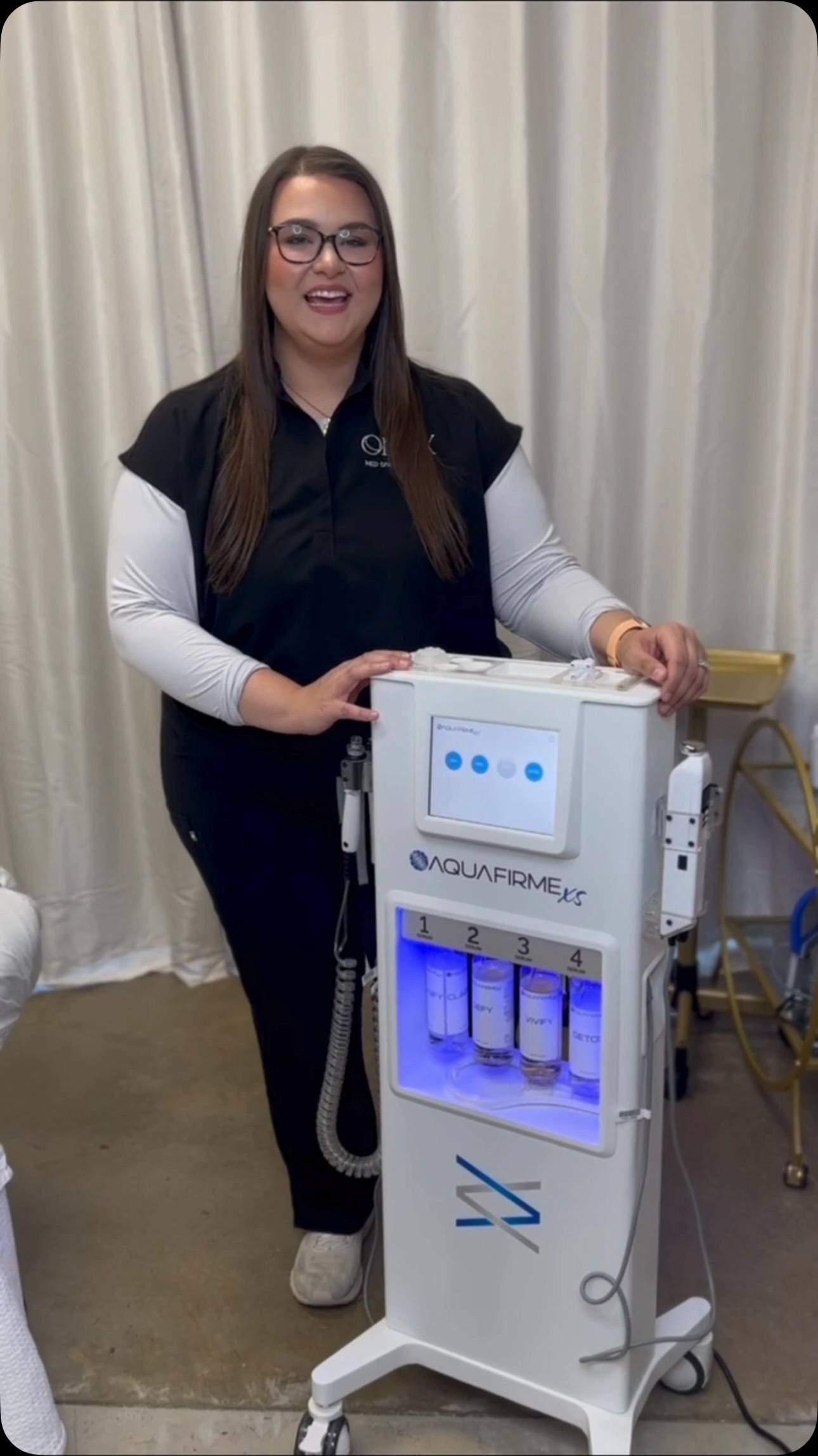 Meet AquaFirme! This is an advanced, non-invasive skin and scalp treatment designed to refresh, hydrate, and revitalize with zero downtime. 🤌🏼
This treatment combines micro-cupping, ultrasonic exfoliation, oxygenation, and plant-based serums like EXO|E to help deeply cleanse, nourish, and support a healthy, radiant-looking glow.
Ready for your skin reset? Book your session today: theonyxmedspa.janeapp.com
#medspa #jonesboromedspa #aquafirme #skinandscalphealth