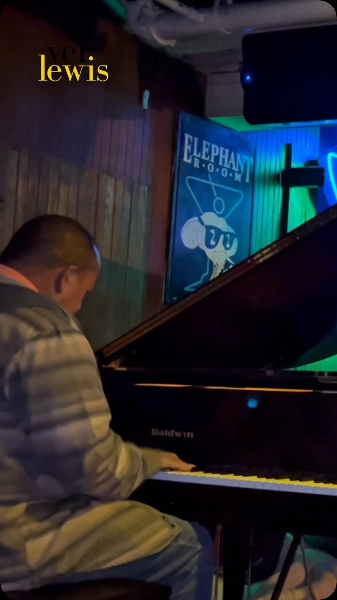 Vel Lewis playing piano at Elephant Room in Austin.
Follow Vel Lewis Music for more!
#vellewismusic #jazz #hammondorgan #music #hamfam