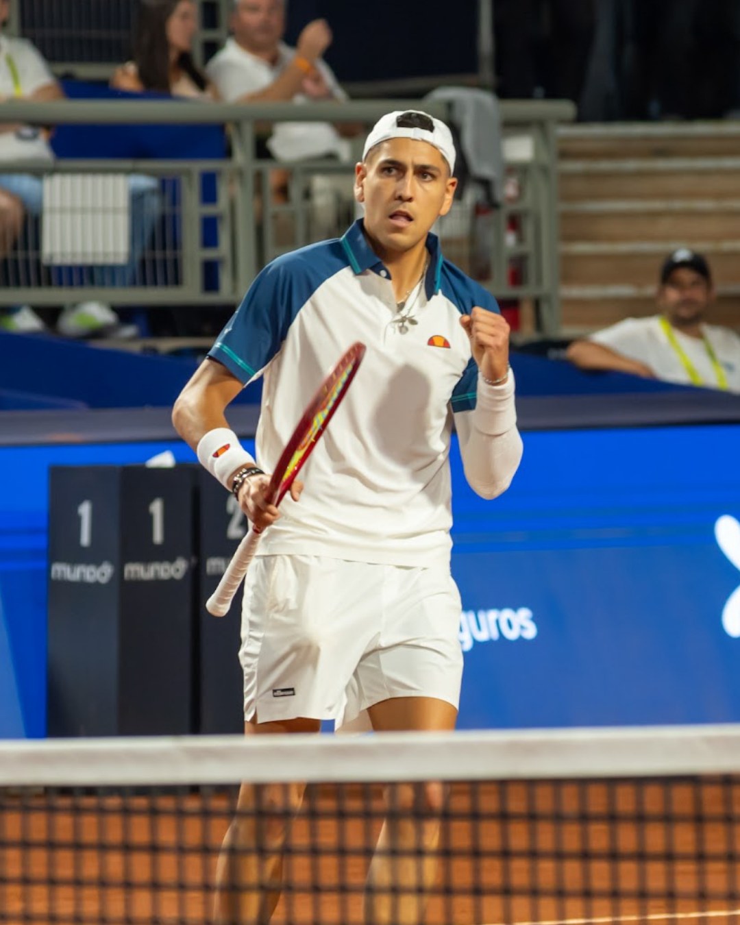¡Finalistas del ChileOpen presentes en Nueva York! 🎾🇺🇸✨
Seis tenistas que llegaron a la gran final en San Carlos de Apoquindo disputan el cuadro principal del US Open. ¡Atención con los tremendos cruces que tendremos en primera ronda! 👀👇
🇩🇪 Yannick Hanfmann (2026) vs. 🇨🇱 Alejandro Tabilo (2024)
🇮🇹 Luciano Darderi (Campeón 2026) vs. Qualifier
🇳🇴 Casper Ruud (2020) vs. 🇦🇷 Juan Manuel Cerúndolo
🇦🇷 Sebastián Báez (Campeón 2024) vs. 🇺🇸 Brandon Nakashima
🇦🇷 Tomás Etcheverry (2023) vs. 🇨🇿 Vit Kopriva
¿A cuál de nuestros exfinalistas vas a estar apoyando esta semana en Flushing Meadows? Te leemos en los comentarios 🔥👇
#ChileOpen