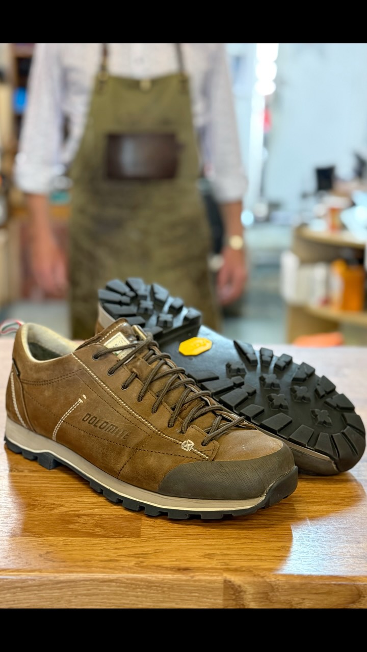 These #dolomite Karakoram were in for new #vibramsoles ordered via our website. After speaking to the customer we decided to replace with the exact same style of sole but in black.
#repairifyoucare #vibramsolefactor #shoerepair