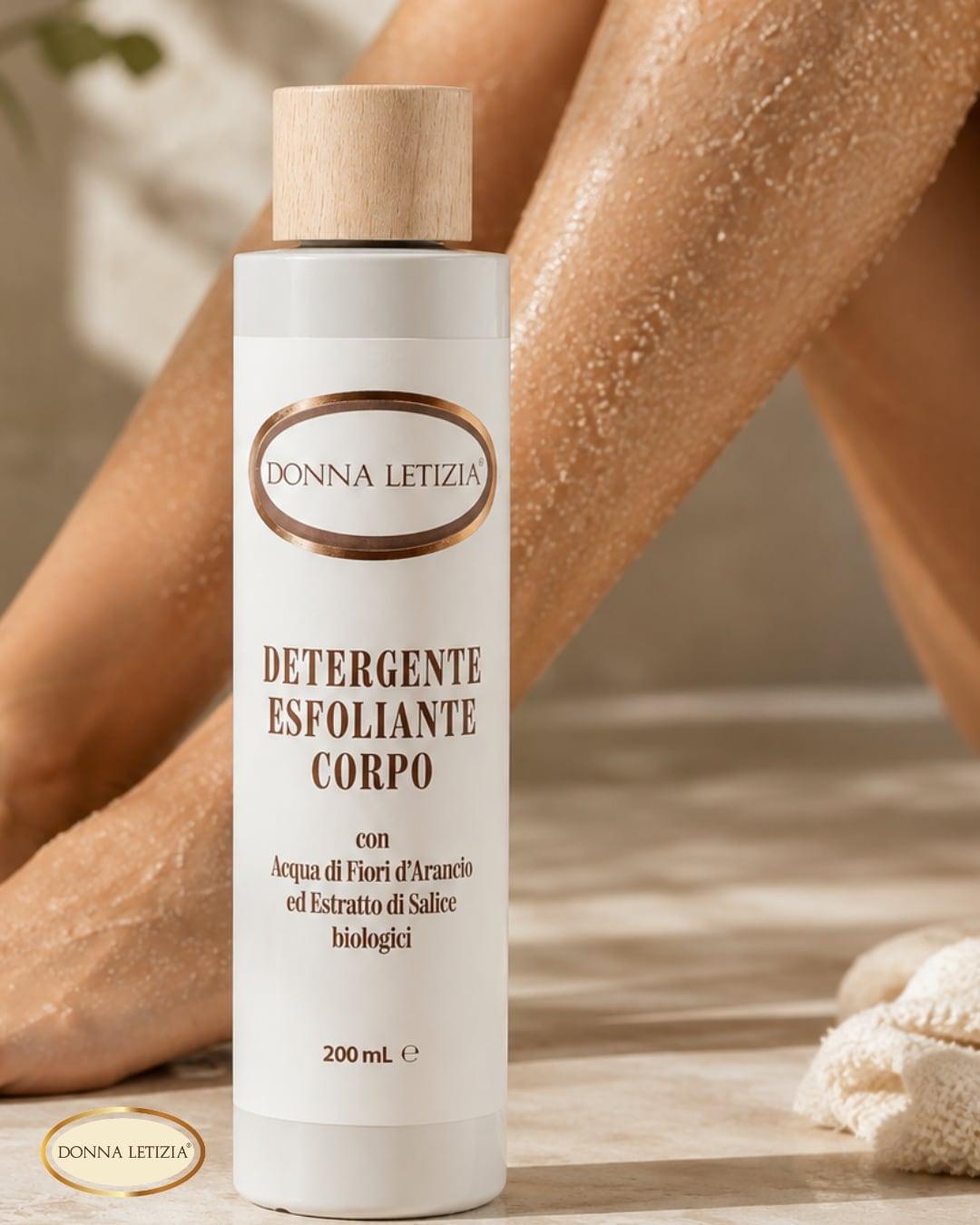 Esfoliare la pelle è un gesto fondamentale per mantenerla luminosa, uniforme e piacevolmente levigata. ✨
Il detergente esfoliante corpo Donna Letizia, con acqua di fiori d’arancio ed estratto di salice biologici, aiuta a rimuovere delicatamente le cellule superficiali e a rinnovare l’aspetto della pelle.
Utilizzalo sotto la doccia, massaggiando il prodotto sul corpo ed evitando le zone più sensibili. Lascia agire qualche minuto e risciacqua accuratamente.
Per una corretta routine di esfoliazione, è consigliato l’utilizzo 1-2 volte a settimana.
Un piccolo rituale per riscoprire una pelle più morbida, fresca e luminosa. 🌿
📍 Dalle Terre di Toscana, con amore.
🛒 Scoprilo su www.donnaletiziashop.com