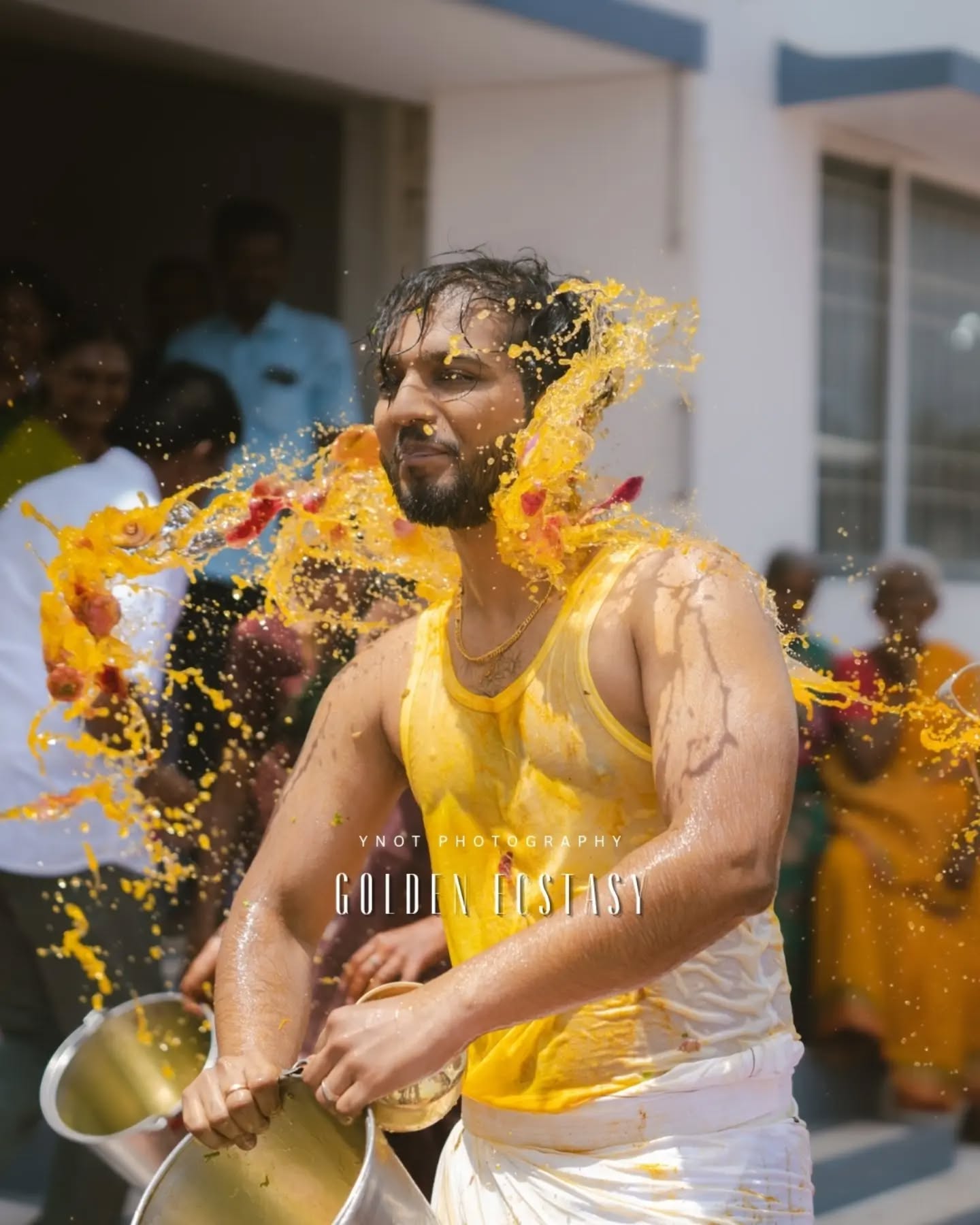 GOLDEN ECSTASY !
.
.
.
Shot by: @ynoteventplanners
Shot with: @sonyalphain @sonyalpha
.
.
.
#candidphotography #bestweddingphotographers #weddingphotography