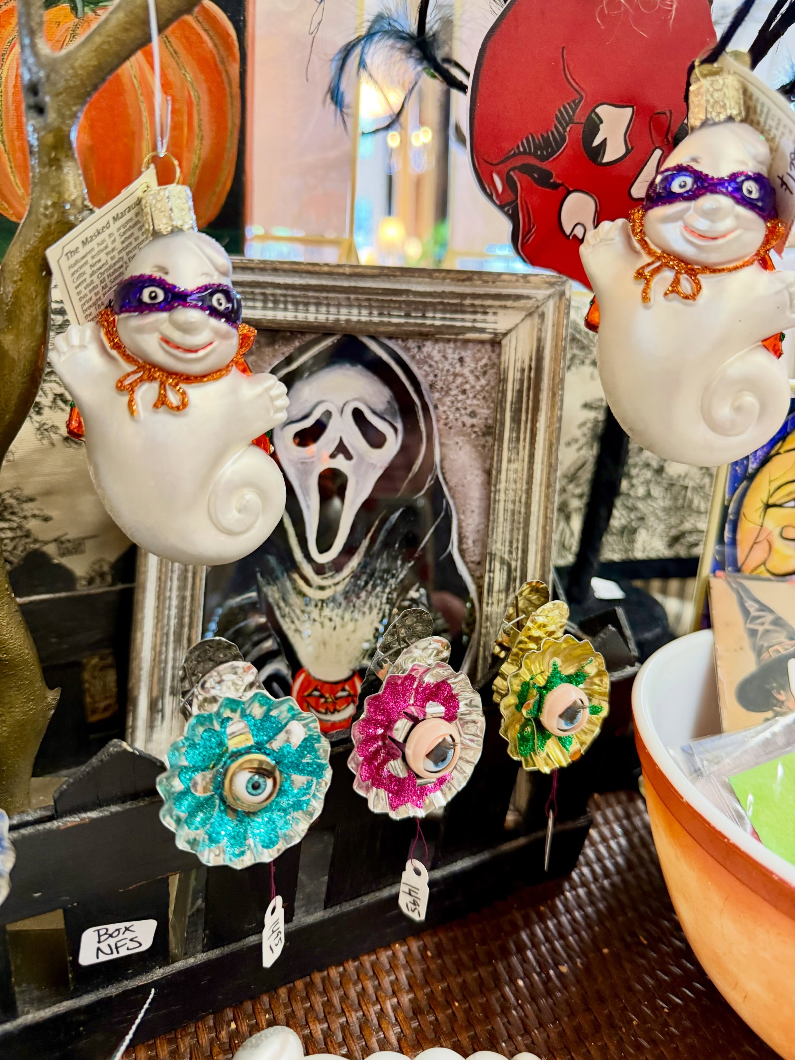 Hey, I’m finally early to something! It’s not even September yet and I’m all ready for Halloween! I’m back at Grand Leader Mercantile at their new location in Everett! My booth is stuffed full of tons of my handmade art, original paintings, cards, ornaments, jewelry and assemblage art! Come check out the new location on the corner of Broadway & Hewitt in Everett. 2110 Hewitt Ave. It’s a beautiful shop with a new refresh on all the things you loved about Grand Leader! I’m so happy to be back! 🎃👻