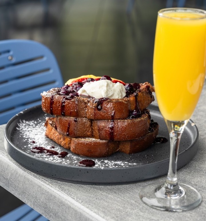 Coffee first. Mimosas next.
However you brunch, we've got the perfect table waiting for you.