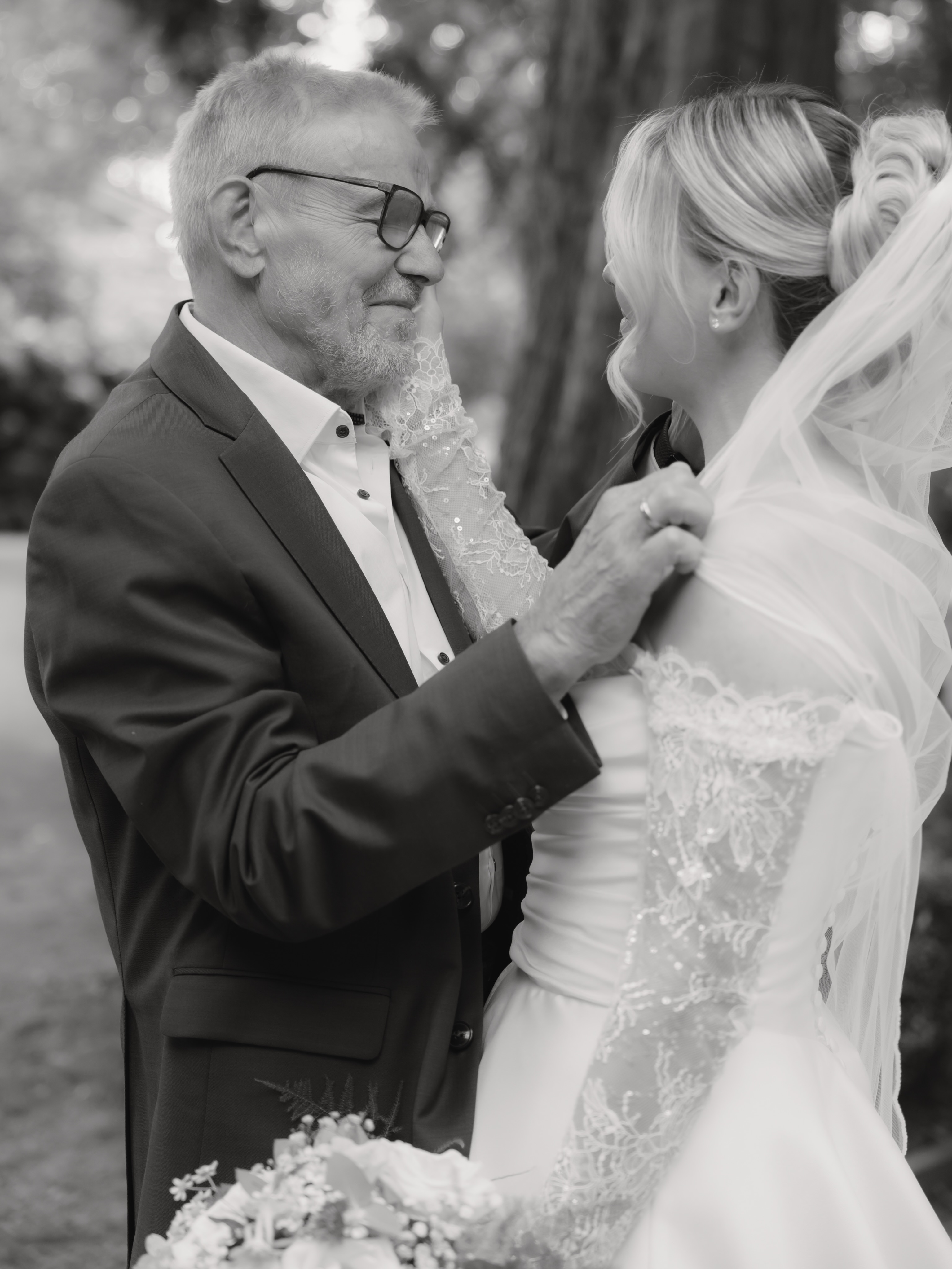 So many of the moments I photograph on a wedding day never make it to Instagram.
The quiet ones. The messy ones. The ones with your family and guests. The in between moments. The tears, the laughter, the nervous hands, the deep breaths, the crooked smiles and all the little things that happen when nobody is trying to look perfect.✨
And honestly, I am so grateful that I get to photograph them.
Because a wedding reportage is not about creating a collection of perfect pictures. It is about telling the story of a day as it really felt.
Beautiful, imperfect, emotional, messy, intimate and completely honest.🤍
These are the moments I never want you to forget. And I feel incredibly lucky to be able to preserve them for you, even when they might not be the moments that get the most shown on Instagram.
wedding photographer, wedding photography, Destination wedding photographer