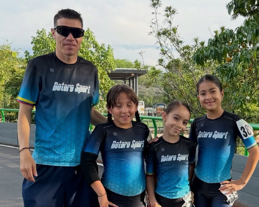 🏆 1a Copa Antioquia 2027 ✨
✨Motivados a seguir brillando en cada participación, gracias chiquis y deportistas que son quienes entregan todo en la pista. 🔥
Club Botero Sport
“Construyendo Sueños”
#patinaje #deporteindividual #superacion