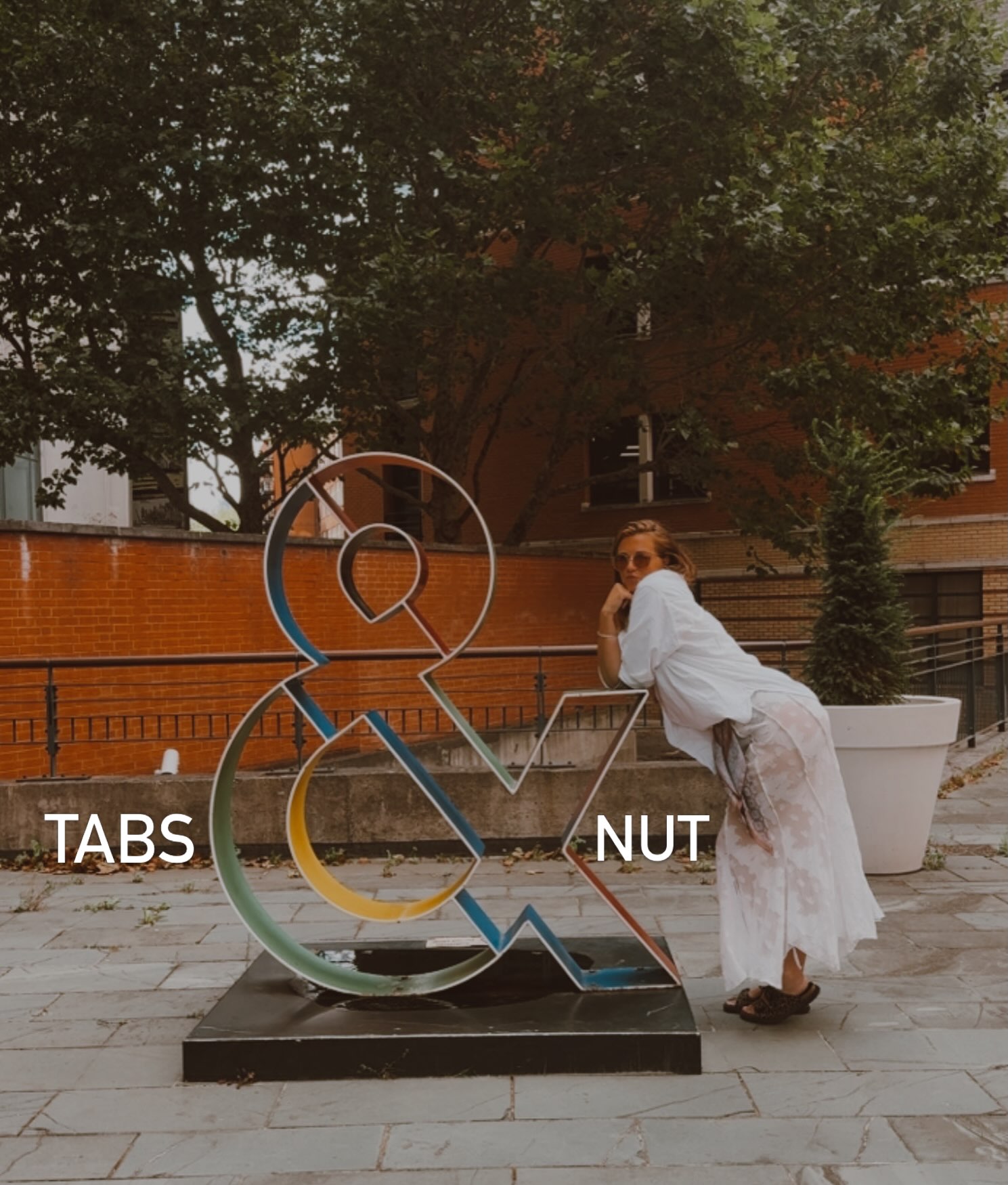 the brand & the woman & the and
www.tabsandnut.com - have a browse 😘
.
.
.
.
#tabsandnut #femaleartist #poserforlife #signwriter #spendthedaywithme