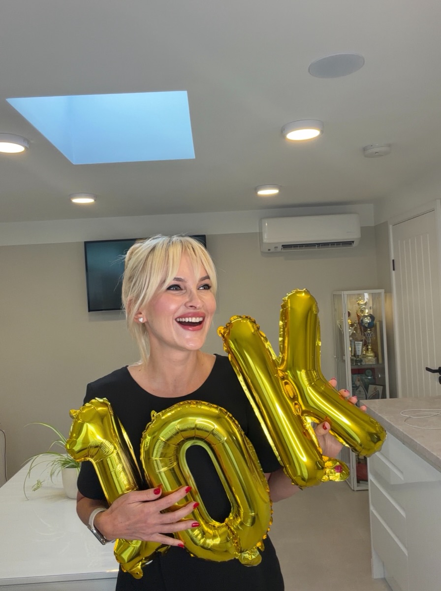 10K 🤩
I’m genuinely so grateful
Behind this number are 10,000 real people who have chosen to follow my journey and support my work, and I don’t take that for granted for a second.
To every client who has trusted me with their brows, lips and faces, especially those of you who have been coming back to me year after year, thank you from the bottom of my heart ❤️ Thank you for choosing me, recommending me to your friends and family, sharing my work and allowing me to do a job that I truly love.
And to everyone who follows quietly, likes a photo, leaves a lovely comment, sends me a message or shares one of my posts, you are part of this too.
I’ve worked incredibly hard to build my little business over the years, but I could never have done it without the trust and support of the people around me.
10,000 feels very special. 🥹🤍
Thank you for being here, for believing in my work and for continuing this journey with me.
So, so grateful for every single one of you.
Gosia x