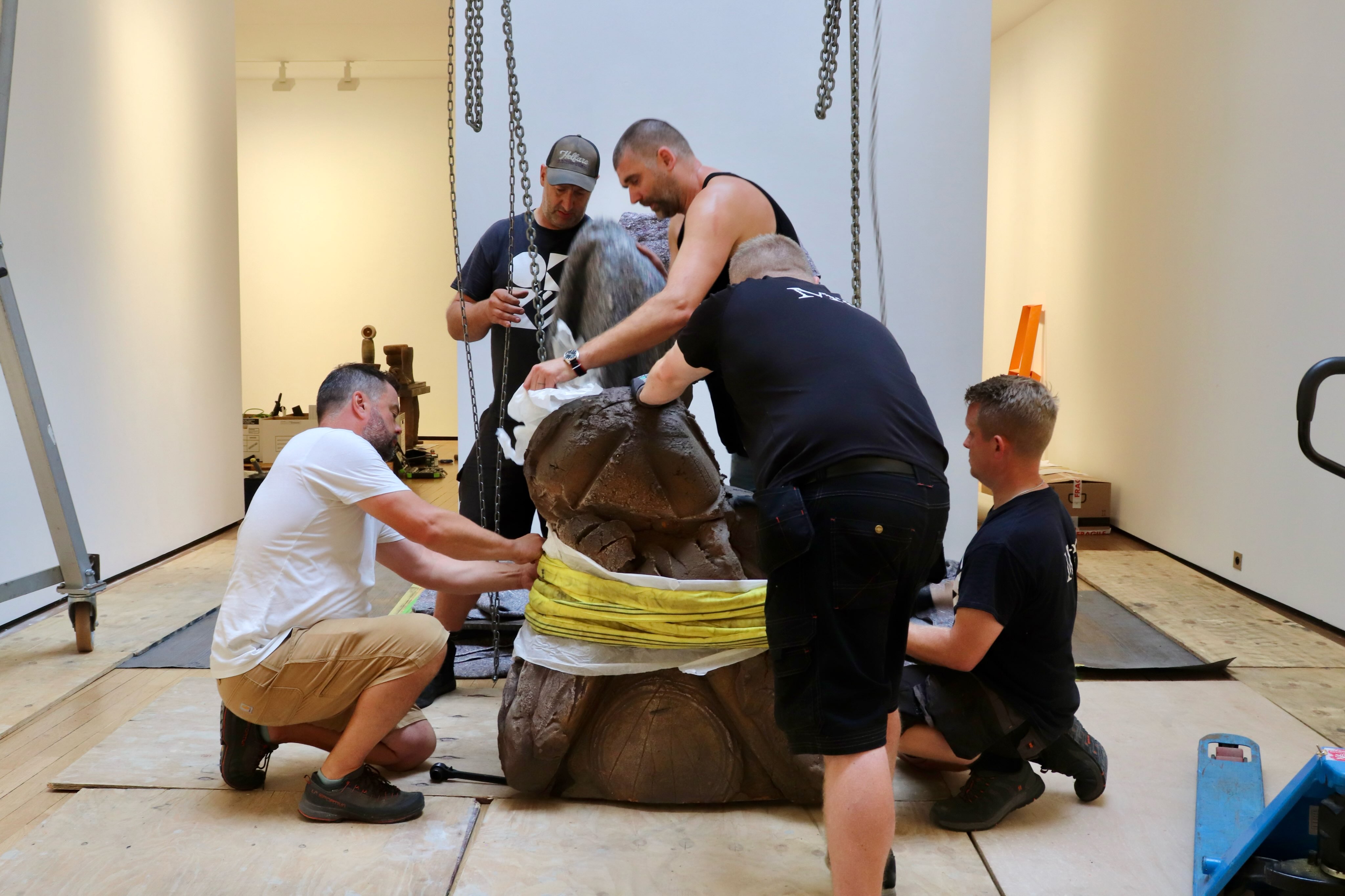 Install complete @galerietemplon for our upcoming exhibition Anthony Caro: The Kenwood Series. Opening Saturday 5th September (12-8pm), all welcome.
Many thanks to @mtec0 who worked with our fantastic team to install the works.
📍Galerie Templon, 28 Rue du Grenier Saint-Lazare, 75003, Paris
🗓️5th September- 31st October 2026
#anthonycaro #caro #galerietemplon #kenwoodseries #contemporaryart