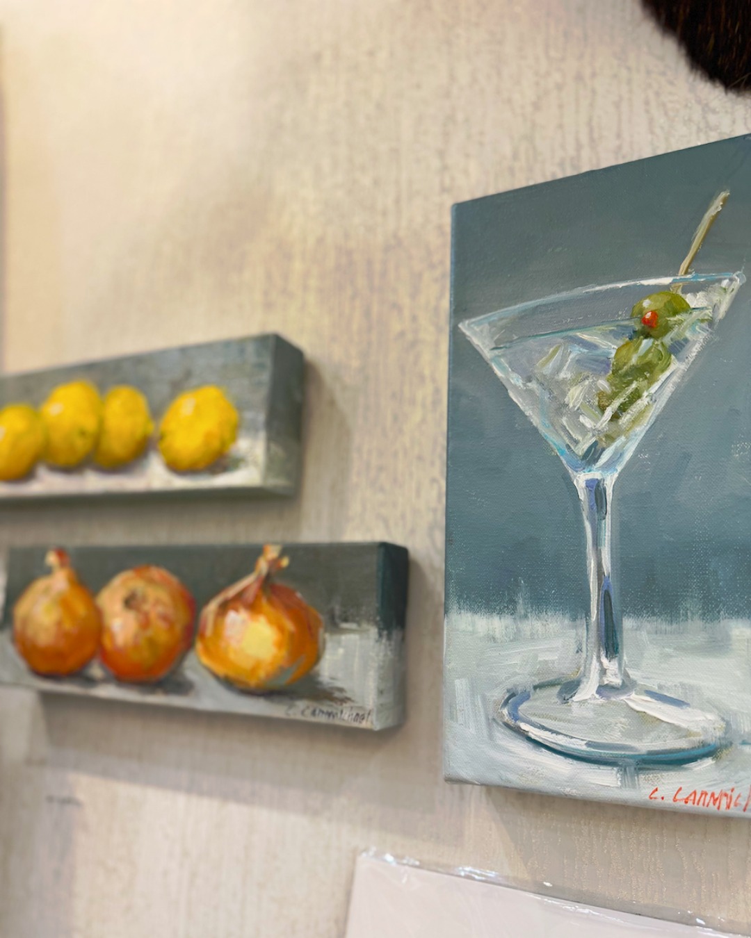 Martini, anyone? 🍸 A little fruit, a little cocktail, and a lot of personality. These original paintings are the kind of pieces that make a room feel collected, interesting, and just a little more fun.
Because sometimes your walls deserve a cocktail too. 😉
#HighlandWoodsNC #HighlandsNC #InteriorDesign