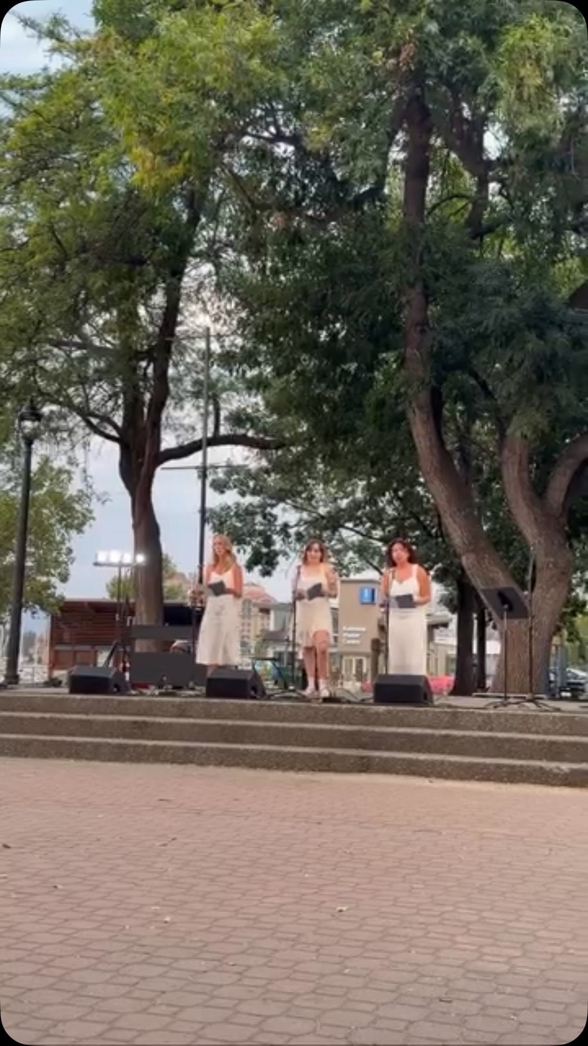 We had a great time singing downtown on Wednesday night thank you to everyone who came out and supported!!
Stay tuned for more of Candesca’s upcoming events.
#singing #classical #kelowna #blossom