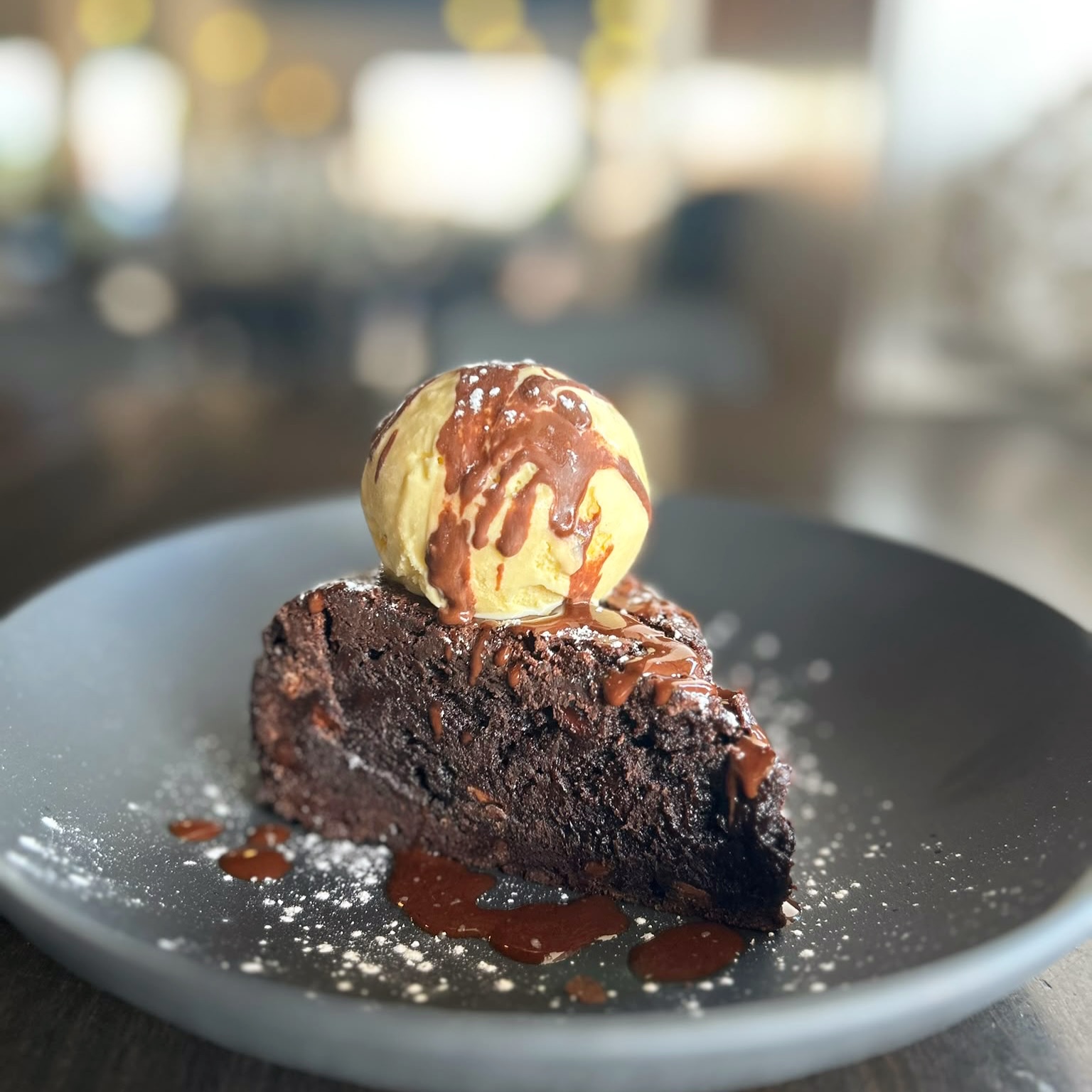 Triple fudge brownie with vanilla gelato
#OakvilleEats
#OakvilleLife
#TorontoFoodie
#ItalianFoodTO
#VeraceOakville
