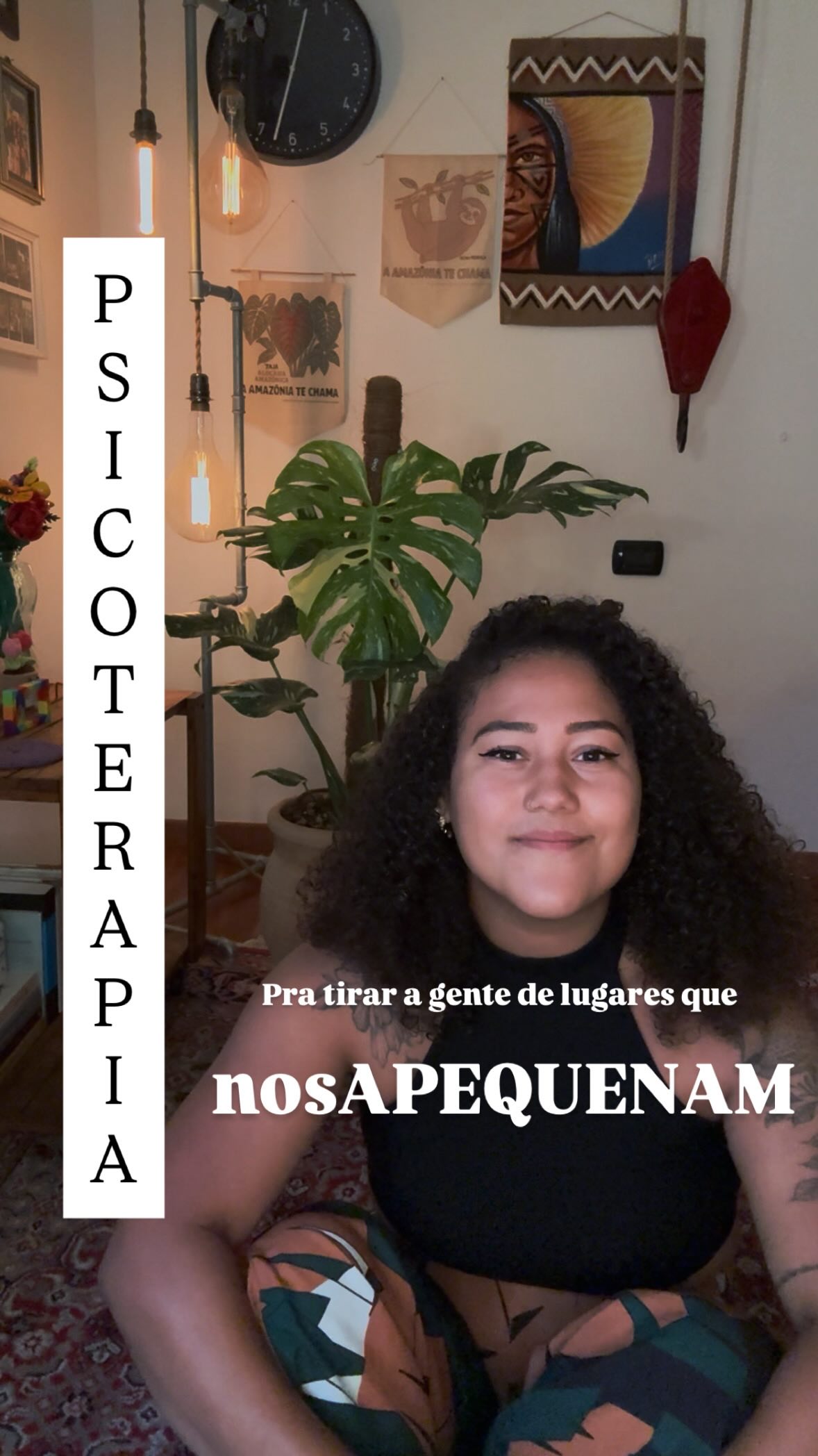 Quantas vezes, para não criar conflito do lado de fora, a gente cria silêncio do lado de dentro?
A gente cede, se diminui, adia o desejo — e chama de harmonia aquilo que, tantas vezes, é ausência de si.
Até que o músculo que sustenta a alegria de ser quem se é perde força.
Talvez a psicoterapia seja também sobre recuperar esse tônus: sustentar o próprio desejo, desagradar quando for preciso, atravessar as delícias e os dissabores de existir por inteiro.
Sem se apequenar para caber.
Só ser.
