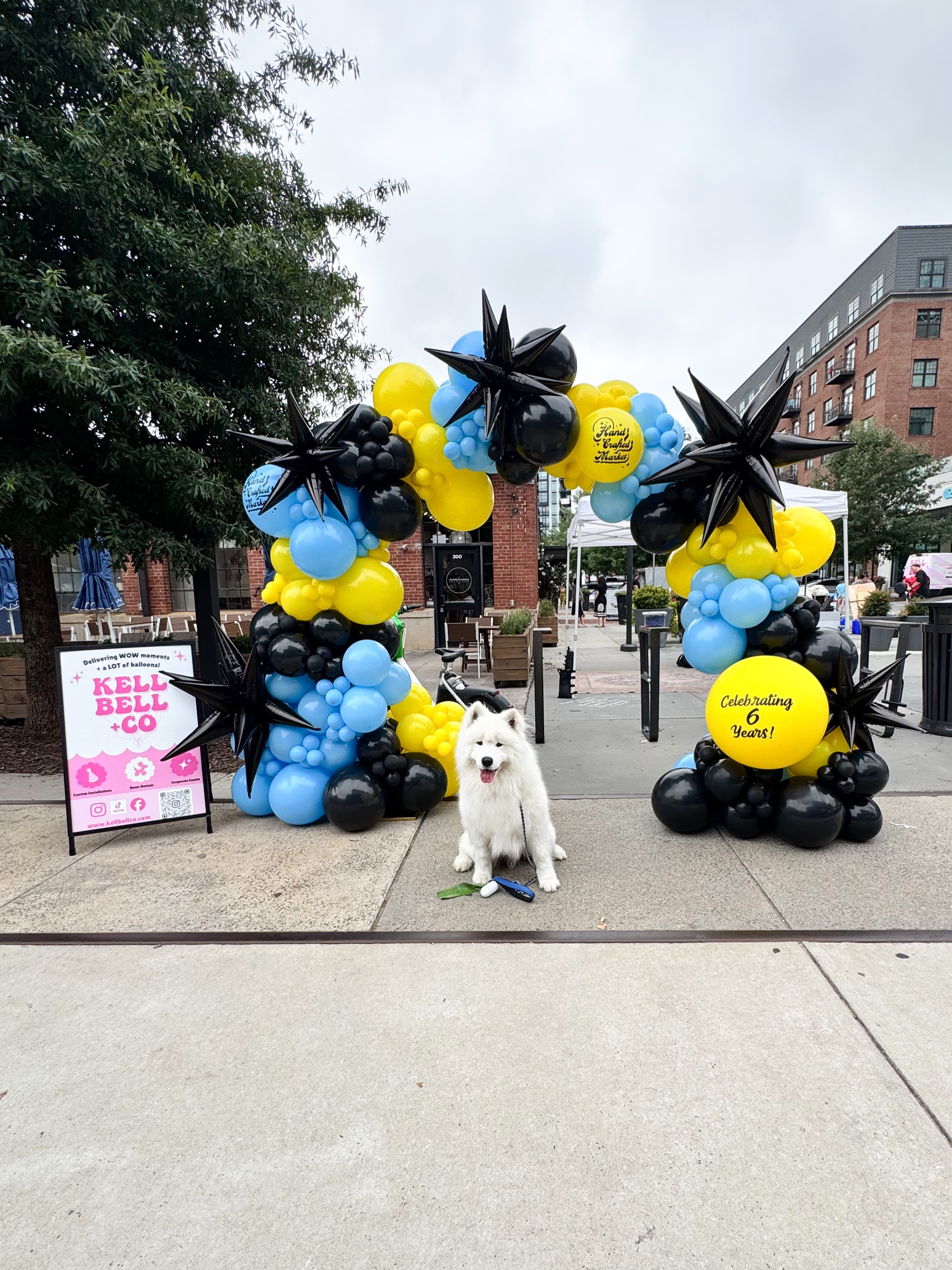 TODAY! 11-4 at Atherton Mill, don’t miss @handcraftedmarketclt as they celebrate 6 years of markets this weekend! 🙌🛍️✨ Support Local and Tag us in your pics!
#charlottenc #balloondecoration #charlottemarket