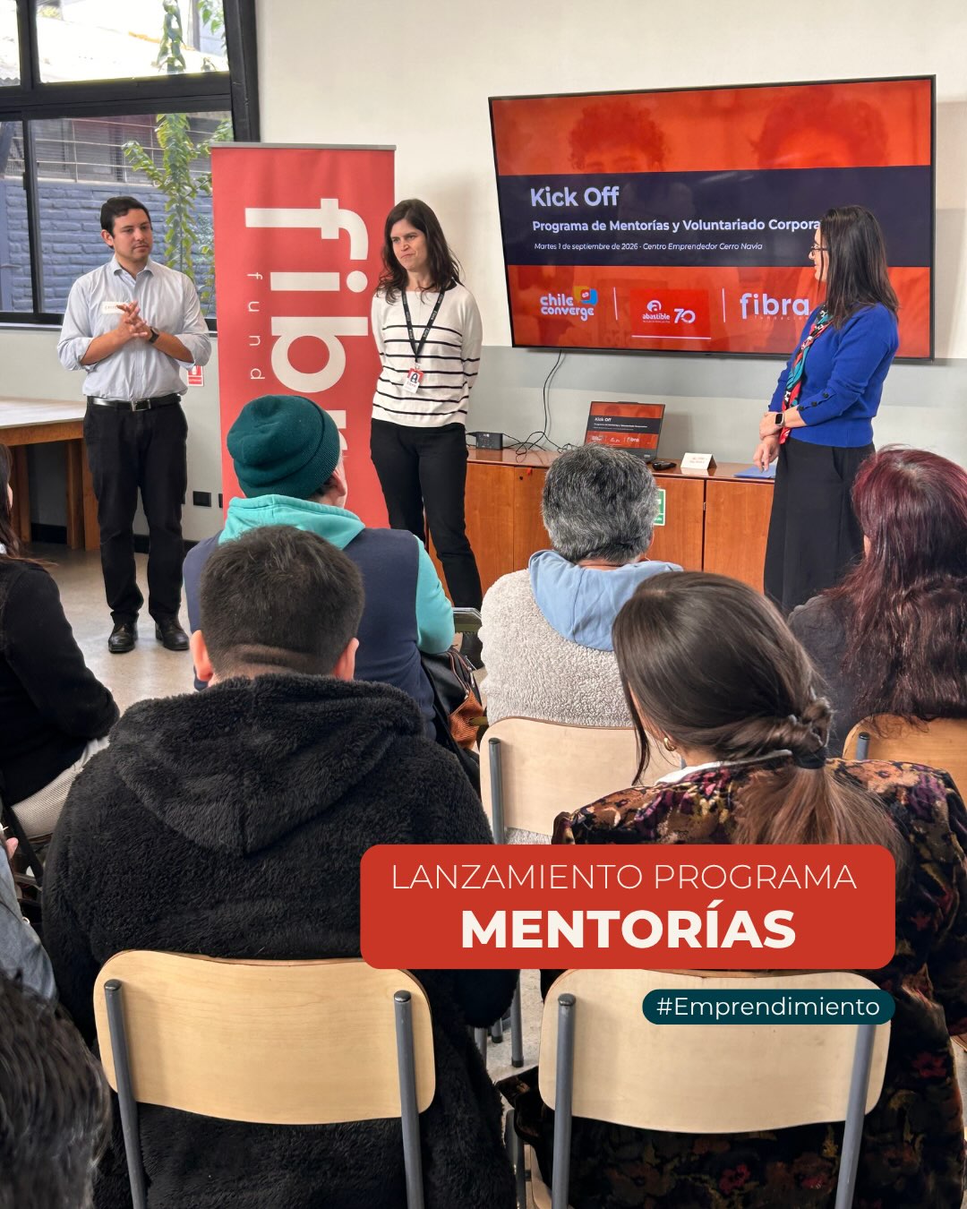 𝗝𝘂𝗻𝘁𝗼 𝗮 𝗔𝗯𝗮𝘀𝘁𝗶𝗯𝗹𝗲 𝘆 𝗖𝗵𝗶𝗹𝗲𝗖𝗼𝗻𝘃𝗲𝗿𝗴𝗲, iniciamos un programa que acompañará a 20 emprendedores de #CerroNavia con 𝗺𝗲𝗻𝘁𝗼𝗿í𝗮𝘀 𝗲𝘀𝗽𝗲𝗰𝗶𝗮𝗹𝗶𝘇𝗮𝗱𝗮𝘀 𝘆 𝗳𝗼𝗿𝗺𝗮𝗰𝗶ó𝗻 𝗼𝗻𝗹𝗶𝗻𝗲 para fortalecer sus negocios. @laenergiadevivir @chileconverge
Marketing y ventas, finanzas, financiamiento y gestión operacional son algunas de las áreas que abordaremos, de acuerdo con las necesidades de cada emprendimiento.
🤝 Una alianza que conecta 𝗲𝘅𝗽𝗲𝗿𝗶𝗲𝗻𝗰𝗶𝗮 𝗲𝗺𝗽𝗿𝗲𝘀𝗮𝗿𝗶𝗮𝗹, 𝗳𝗼𝗿𝗺𝗮𝗰𝗶ó𝗻 𝘆 𝗰𝗼𝗻𝗼𝗰𝗶𝗺𝗶𝗲𝗻𝘁𝗼 𝗱𝗲𝗹 𝘁𝗲𝗿𝗿𝗶𝘁𝗼𝗿𝗶𝗼 para abrir nuevas oportunidades de desarrollo.
Este programa es parte del trabajo que impulsamos desde Fundación Fibra para fortalecer el ecosistema emprendedor de Cerro Navia.
#FundaciónFibra #CerroNavia #Emprendimiento #DesarrolloLocal
