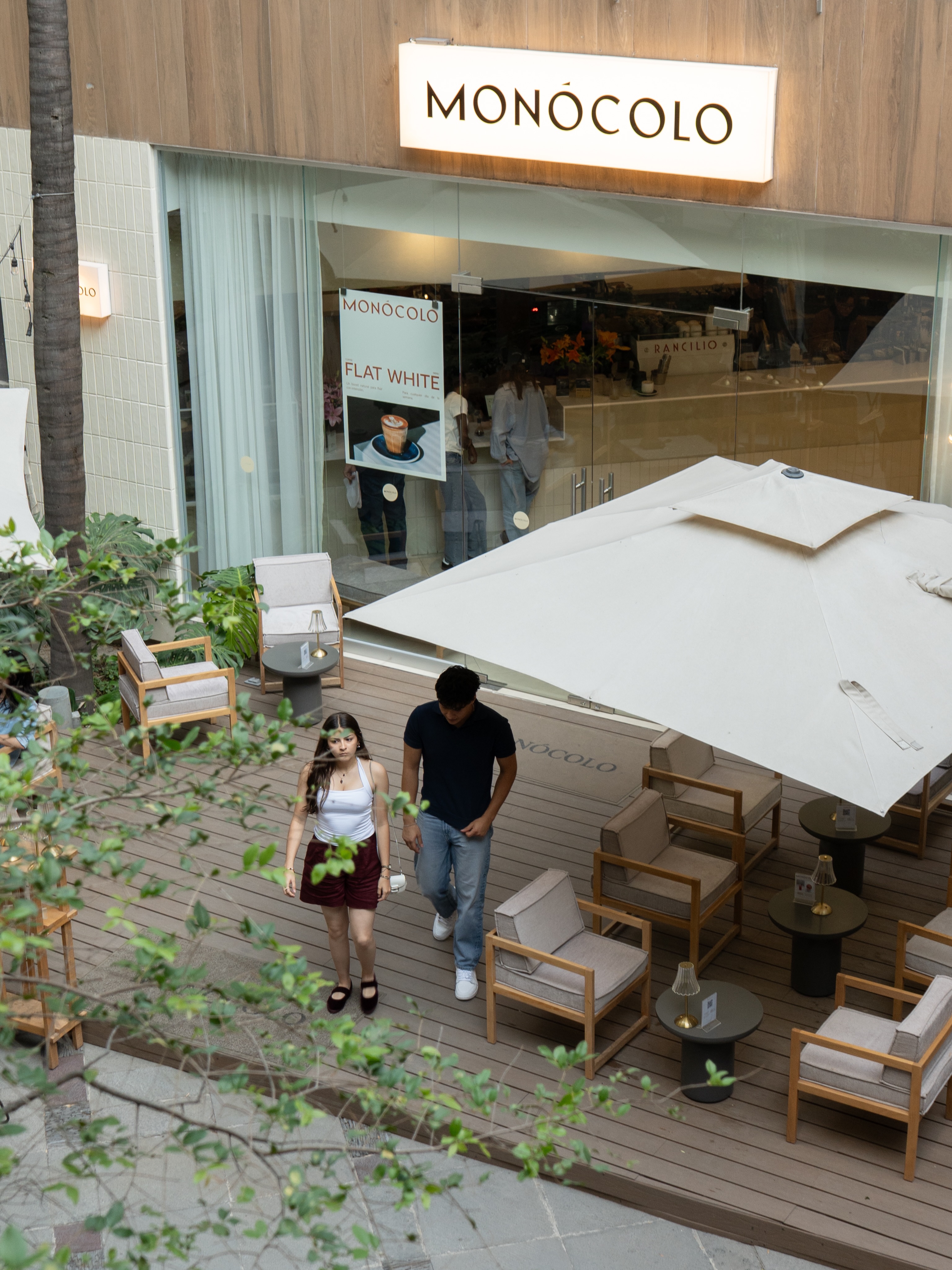 Un momento para salir de la rutina, un buen café y el ambiente ideal para bajar el ritmo. ☕️✨
@monocolo_cafe 🍃
📍Planta baja, Punto Sao Paulo.
#guadalajara #cafe #monócolo #puntosaopaulo