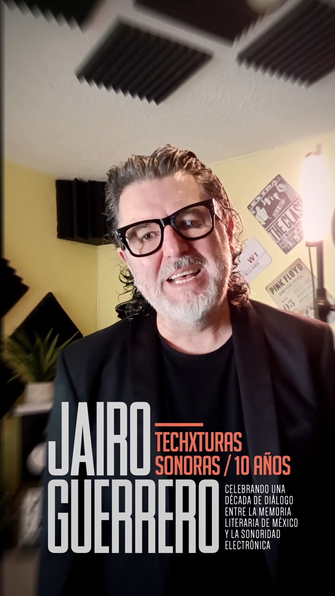 Diez años !!!!
Una Década de trabajar desde el corazón y con mucho respeto en este diálogo entre la memoria literaria mexicana y la sonoridad electrónica.
Diez años de autores, textos, música, visuales, escenarios, discos, aprendizajes y transformaciones.
Lo que comenzó como un recital terminó convirtiéndose en una parte fundamental de mi camino como artista.
-
Y quiero celebrar esta primera década de una manera muy especial.
El próximo 24 de septiembre, a las 8:00 p. m., en el Teatro Casa de la Paz UAM, voy a presentar un concierto en versión extendida de Techxturas Sonoras, con piezas nuevas, nuevo material audiovisual y, por primera vez, artistas invitadas compartiendo conmigo el escenario: Leslie Sandoval, Lety García, Marina de Ita, Ruth Cabrera.
Me haría muchísima ilusión que quienes han acompañado este proyecto durante estos años, y también quienes todavía no lo han visto en vivo, pudieran estar esa noche.
🎟️ Cuota de recuperación: $190
📍 Teatro Casa de la Paz, Cozumel 33
👥 Cupo limitado a 180 personas
BOLETOS: https://teatrocasadelapaz.uam.mx/cartelera/jairo-guerrero/
-
