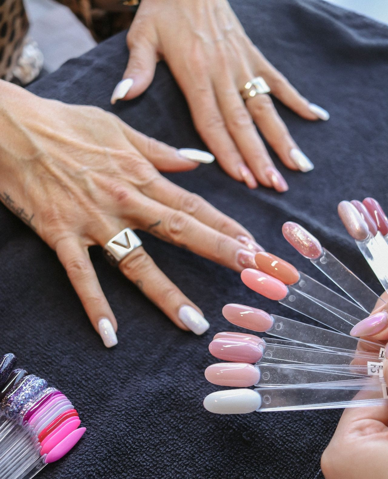 Summer may be winding down, but your nails don't have to ☀️💅
Book your appointment today before summer says goodbye! ✨
We 🤍 Nails
#BurnabyNails #BurnabyNailSalon #NailGoals #AcrylicNails #GelNails #NailInspo #NailSalon #Burnaby #BurnabyBC