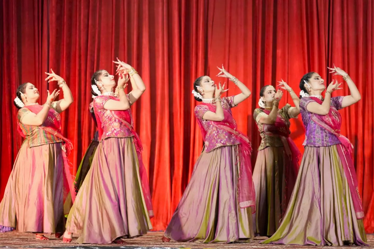 Kathak Kendra, a constituent unit of @sangeetnatakakademi, an autonomous body of the @ministryofculturegoi, presented Kathak dance and music on the occasion of the 4th Indo-German Environment Forum, organized by the Ministry of Environment, Forest and Climate change on 1 September 2026 at convention hall, Hotel Ashok, New Delhi.
@ministryofculturegoi @sangeetnatakakademi @drsandhyapurecha