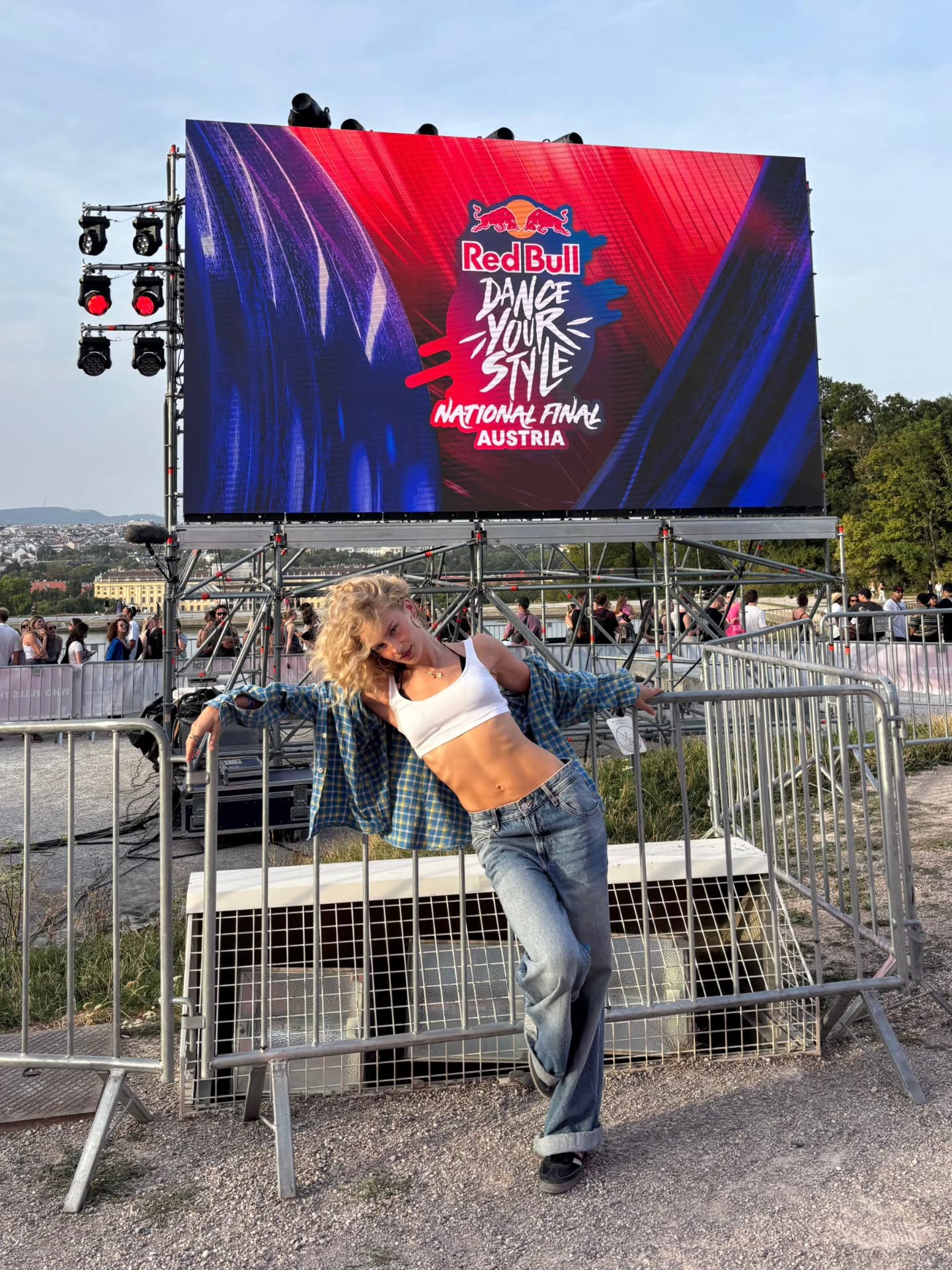 Anzeige | Little recap from the #redbulldanceyourstyle National Final with @vivo_austria - shot some really nice memories on my new Vivo X300 Ultra and I'm super happy with the outcome. Have never seen a phone like this capturing movement so incredibly well. Thank you for the invite! #vivo #x300ultra