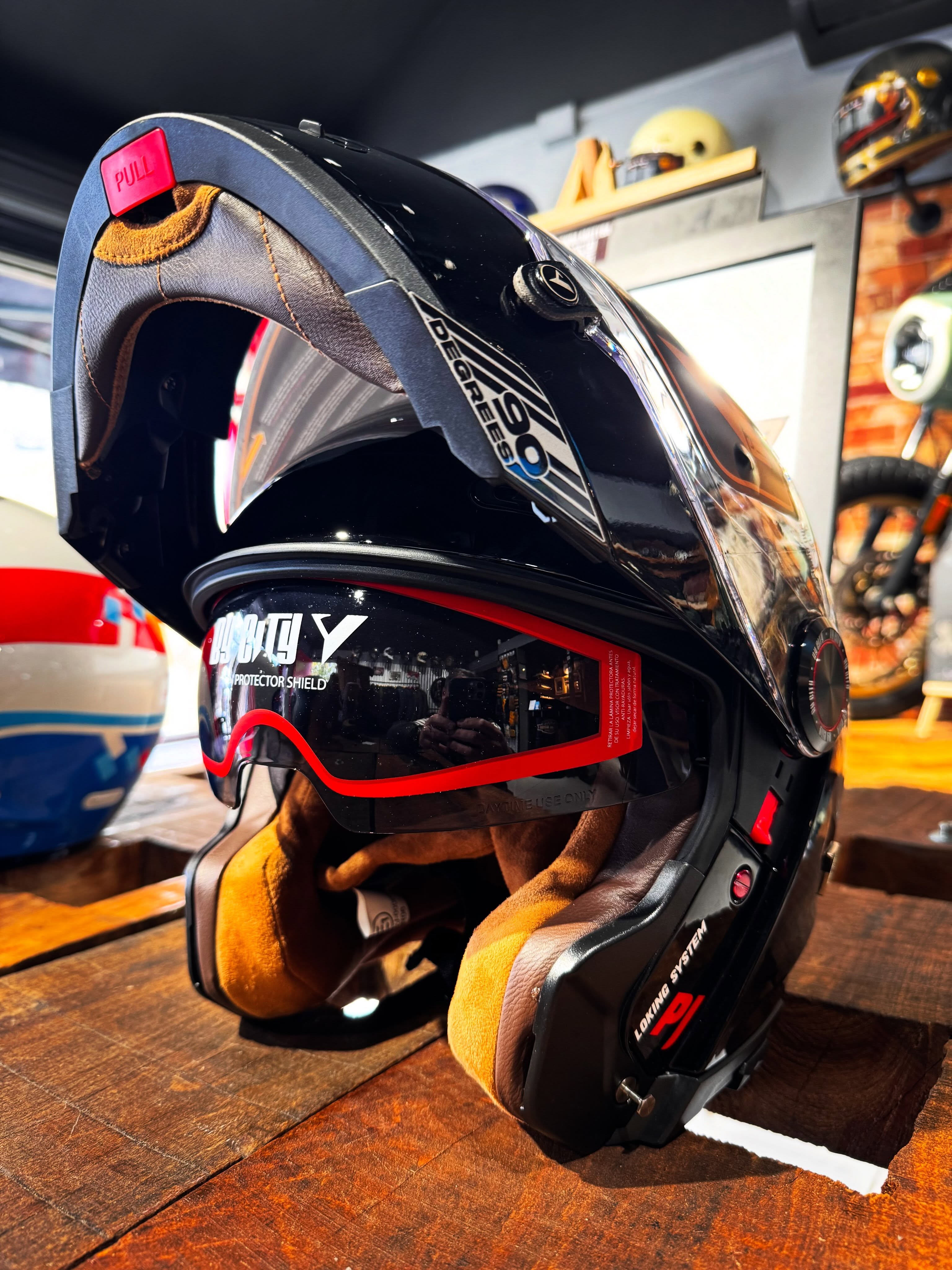 📍Avenida Vitacura 9033🔥🔥Casco By City 90 Degrees B72⚡️Estilo & Tecnología unidos con un solo objetivo Protección y Mucho Estilo⚡️
✅Fibra de Vidrio o Carbono
✅Cuero Vacuno Natural
✅Doble visor con protección UV
✅Visor anti FOG
✅Certificación ECE R2206 y DOT
✅Cierre PJ Microétrico
✅Bluetooth Ready
y mucho más . . .
⚡️Motyba Motos Rider´s Carage⚡️
.
.
.
#motybamotos #casco #moto #motoschile #chilemotos