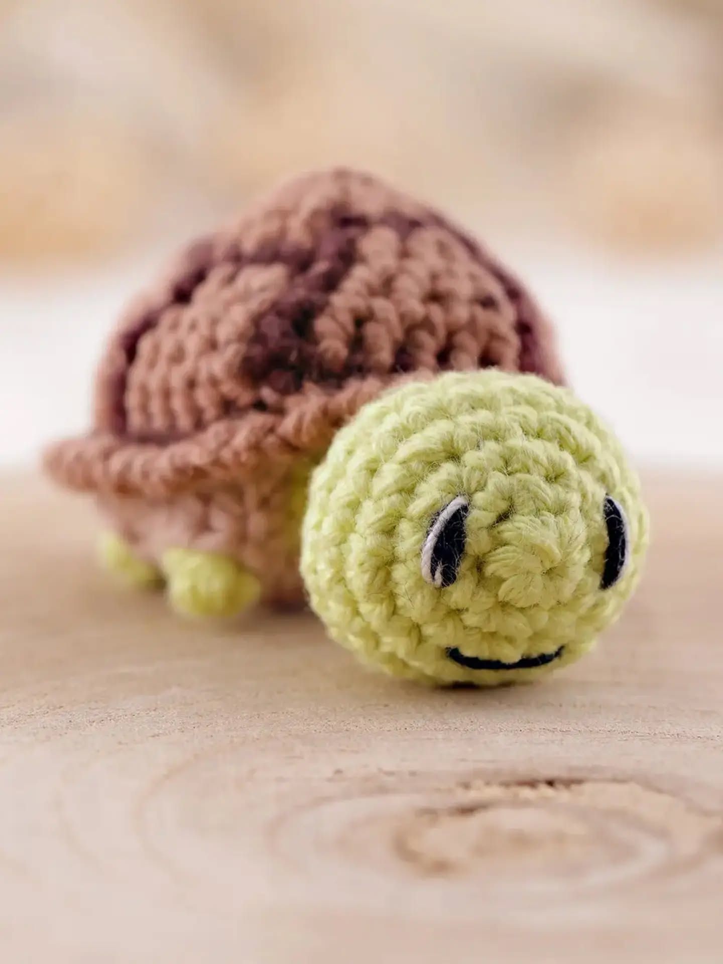 Little Turtle 🐢
I had the chance to test this pattern for Marie-Jeanne, and 😍 as always, her patterns are well thought out and come with great instructional videos. I had a lot of fun making it, and I highly recommend it.
Plus, it’s fun because you can tuck it into its shell, as you can see in the photos as you scroll down 🐢
•
Petite tortue 🐢
J'ai eu la chance de tester ce patron pour Marie-Jeanne et 😍 comme toujours, ses patrons sont bien pensés, avec de supers vidéos explicatives. J'ai eu beaucoup de plaisir à la réaliser et je ne peux que vous le recommander.
En plus elle est ludique, car vous pouvez la rentrer dans sa carapace, comme on le voit sur les photos en défilant 🐢
•
Yarn / fil / Wolle : @Ricorumi DK
Pattern / patron : @mjfcrochet
•
🦦 Tout le matériel est dispo dans la mercerie suisse en ligne Made by Zazie, spécialisée crochet, amigurumi
🦦 Das gesamte Material findet ihr im Schweizer Online-Kurzwarengeschäft Made by Zazie spezialisiert auf Häkeln, Amigurumi
•
#Amigurumi #MercerieSuisse #MadeByZazie