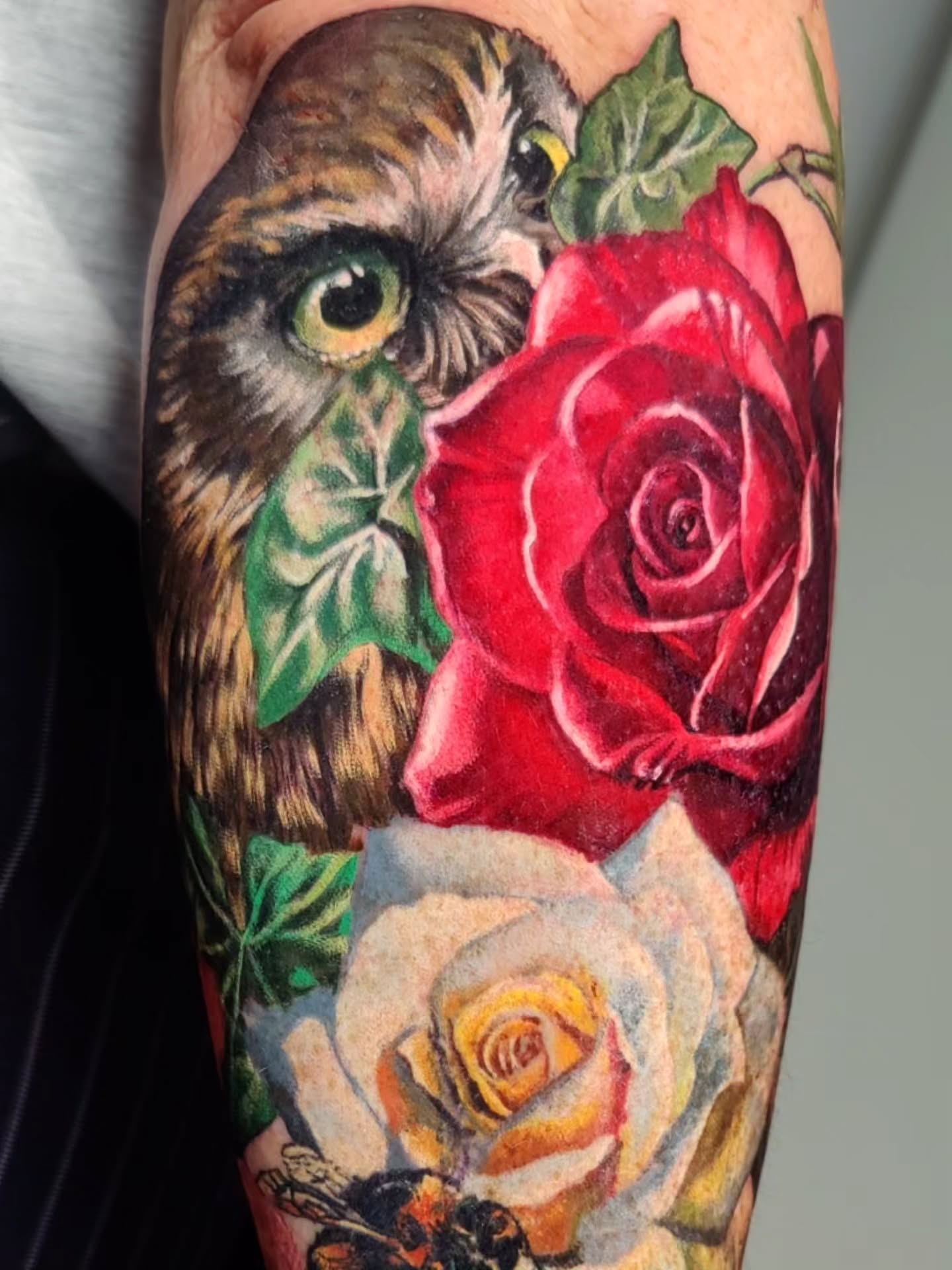 Sneaky little ruru hiding in flowers. The white Rose and below is all healed. Thank you so much. Always great time to hang out