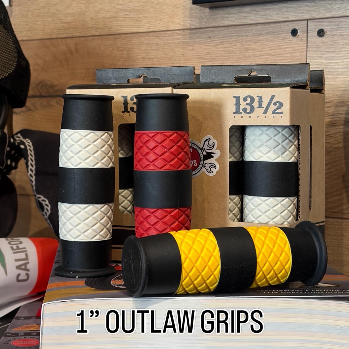 Nice Outlaw Grips @13andahalfcompany just put out! Rad look for your newer or old bikes . Fits all HDs, throttle tube required for electronic ones.
Link on Stories
…
🦅Onekick Speedshop☠️
⚡️Chopper Parts & Biker Accessories
👉 www.onekickspeedshop.com
⚡️ Visit and order in our webshop!
⚡️ Worldwide shipping 🌍
⚡️ Questions, send your us a PM 📩
#chopperparts #bikerclothing #chopperlife #chopper #harleydavidson