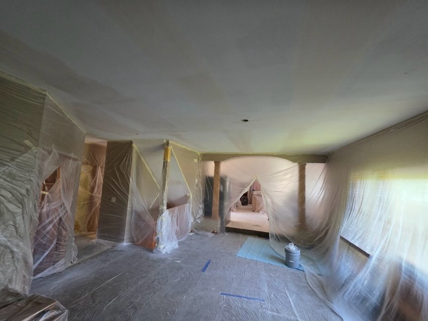 Day 3 is in the books!
Today, we were all about achieving smooth surfaces and making progress:
- We sanded down surfaces and added extra skim coating and patching where needed to ensure a completely smooth finish.
- We also finished up the entry, dining room, and kitchen ceilings with a fresh, bright coat of ceiling paint.
Looking forward to tomorrow’s update!
#hendersonhomepainting #popcornremoval #smoothceilings #elkriver #elkrivermn