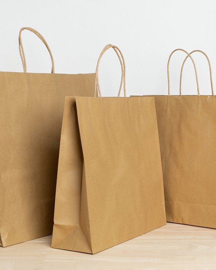 O teu cliente leva o produto, o saco leva a tua marca 😏🛍️
⠀⠀⠀⠀⠀⠀⠀⠀⠀⠀
Enquanto a encomenda vai para casa, a tua marca continua a ser vista, é por isso que um saco personalizado vale muito mais do que parece.
⠀⠀⠀⠀⠀⠀⠀⠀⠀⠀
👉 Desliza para o lado e descobre todos os tamanhos disponíveis.