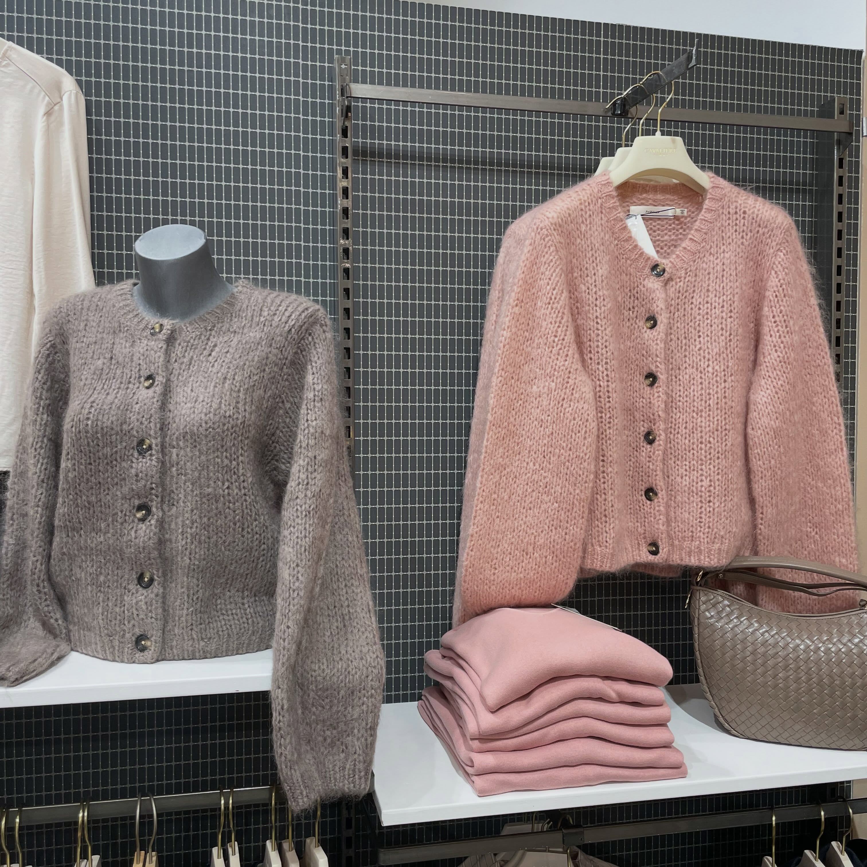 Gosiga koftor från InWear🍂
Pris: 2200kr