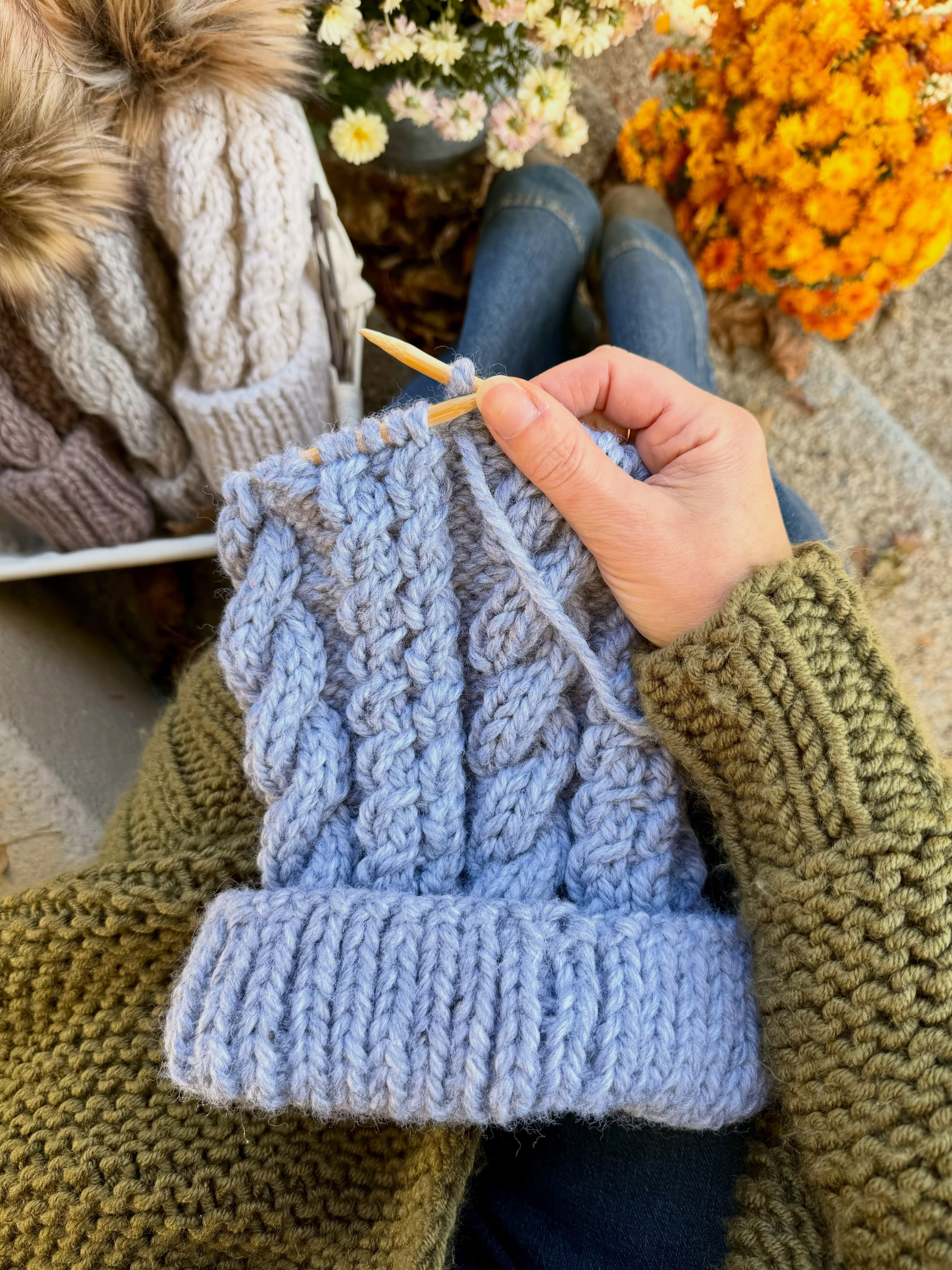 HAPPY SEPTEMBER 🍂
It’s the official, unofficial start to Fall and all things warm and cozy!
It may be 90 degrees in Ohio today, but I’m mentally in my cozy chunky knits and warm beverage season🧶☕️
#knitting #falliscoming #september1 #cozyvíbes
