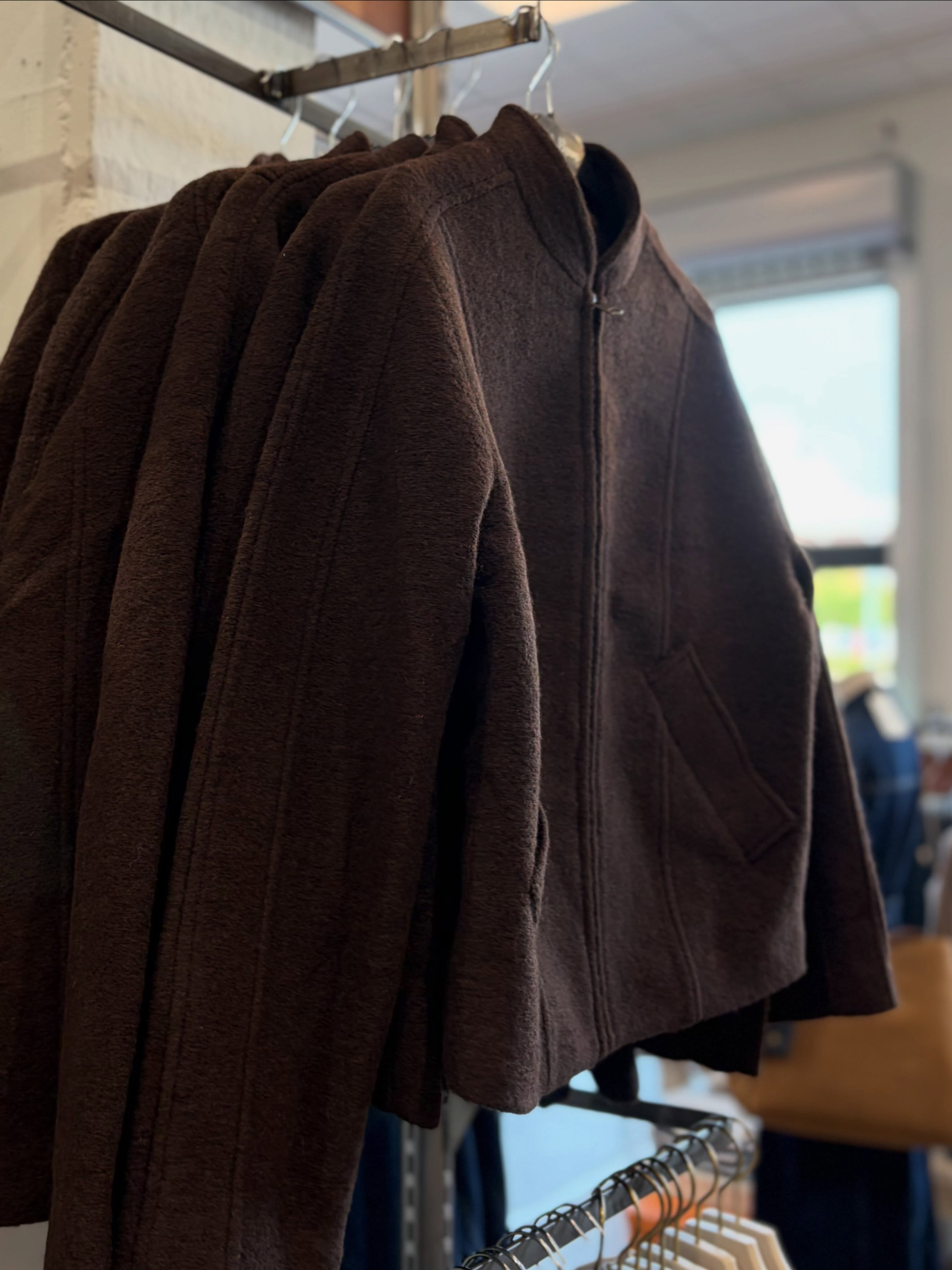 På jakt efter en höstjacka? Kolla in denna bruna ulljacka 🍂🤎