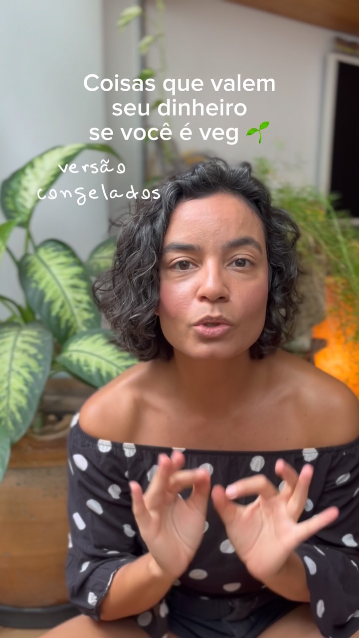 Se você é vegetariana ou vegana, alguns congelados podem deixar a rotina na cozinha MUITO mais fácil.
Esses são alguns dos que, pra mim, realmente valem o investimento e ajudam a economizar tempo no dia a dia. Em breve a parte 2✌🏾
SALVA esse reels pra consultar depois. Agora quero saber: qual congelado não pode faltar na sua cozinha?
E qual versão vocês querem ver por aqui agora? 👀