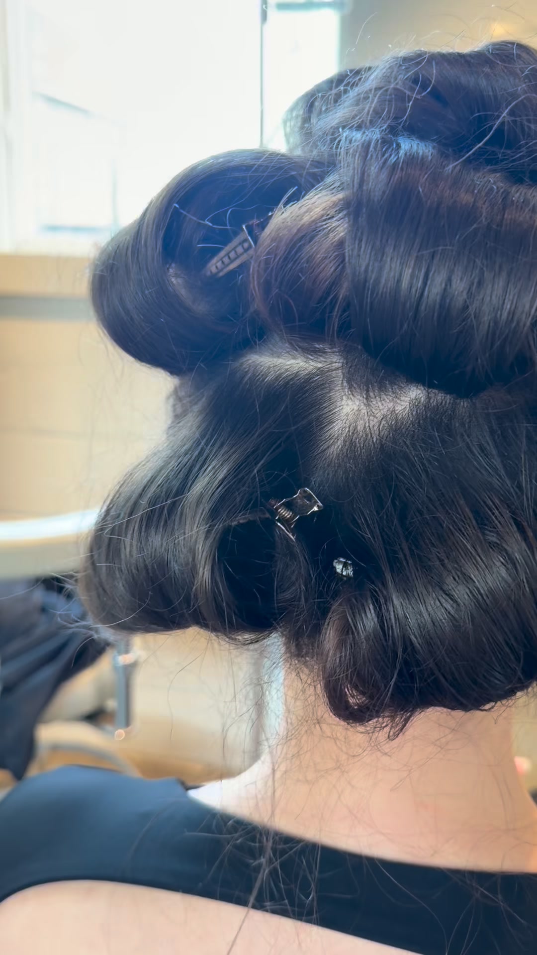 Blown by Brad!😘
Are you a blowout queen?? Brad’s got you!!🍃