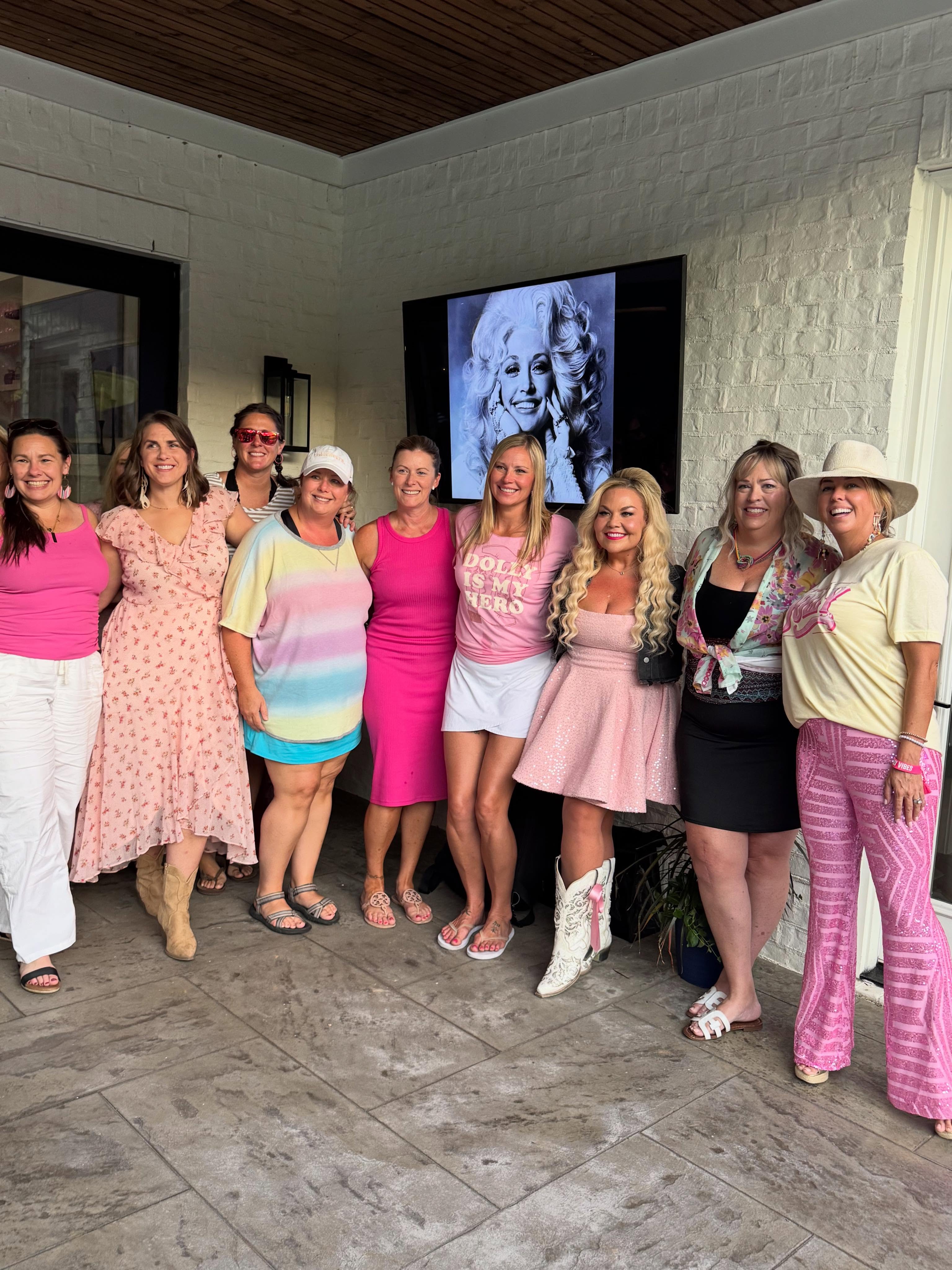 Sneak peek from last night! 💕✨
A HUGE thank you to my sweet friend @mbugg5 for hiring me as her Mini Dolly to perform at her Dolly Party! 🎀🎶 The party was absolutely beautiful, everyone was so kind, and I had the best time celebrating all things Dolly! 💕👢✨
More photos and videos coming soon! 🤭🎤💖