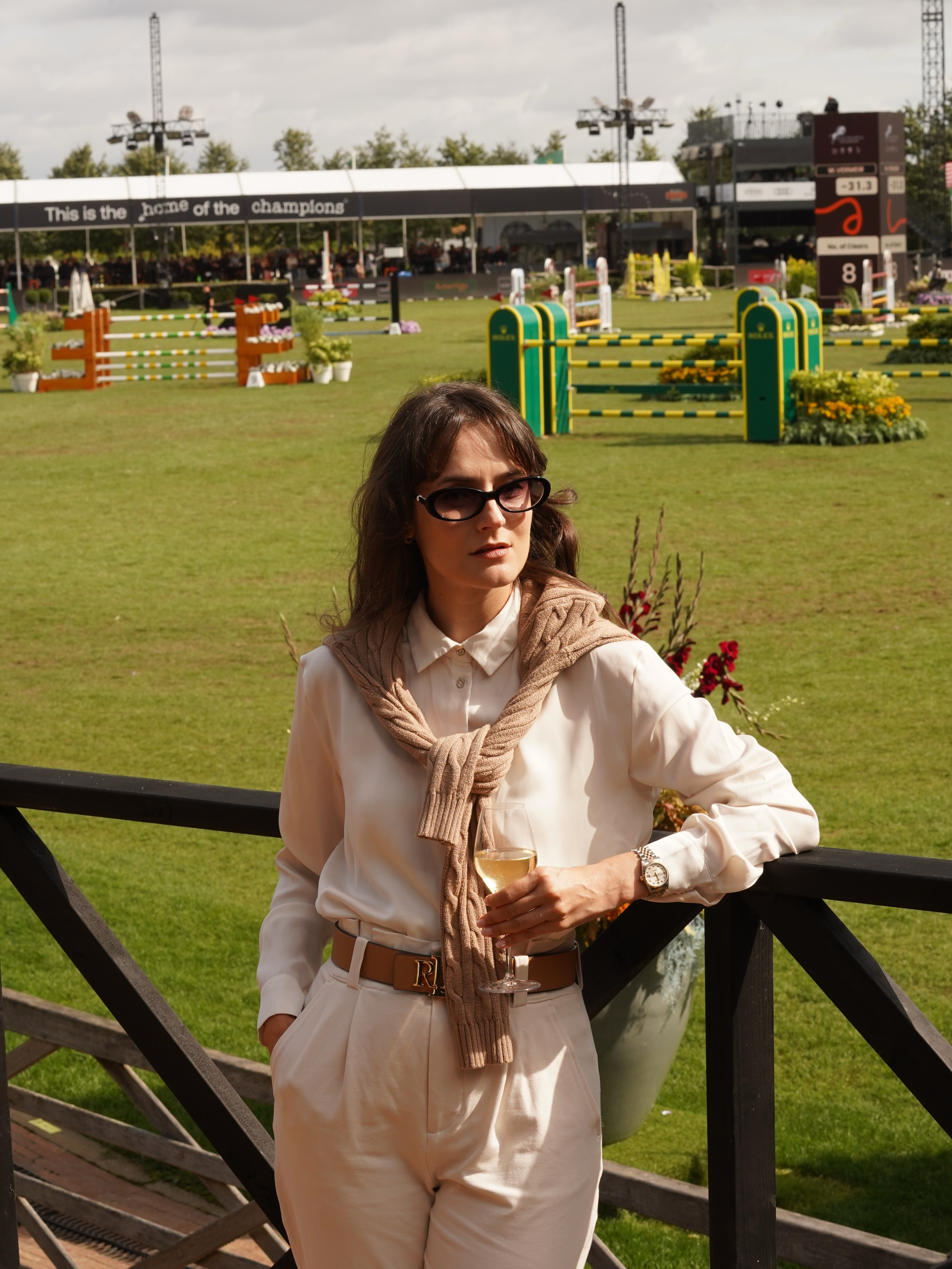 publicité | A special Sunday filled with elegance and performance 🐎🥂
The Brussels Stephex Masters is one of those events where sport becomes a true spectacle: world-class show jumping, precision, emotion, and that unmistakable energy around the Rolex Grand Prix.
Experiencing it from the Laurent-Perrier table made the day even more memorable, especially while discovering Héritage, a cuvée that beautifully reflects the Maison’s savoir-faire around reserve wines: time, craft, freshness and transmission in a glass.
And sometimes, the most unexpected moments make the best memories, including a lovely encounter with the Ambassador of the United States in Belgium, His Excellency Mr @billwhiteflausa 🇺🇸✨
Thank you @champagnelaurentperrier for such a beautiful experience.
L’abus d’alcool nuit à la santé.
Drink responsibly 🔞
#BrusselsStephexMasters #StephexMasters #LaurentPerrier #LaurentPerrierHeritage #RolexGrandPrix Champagne