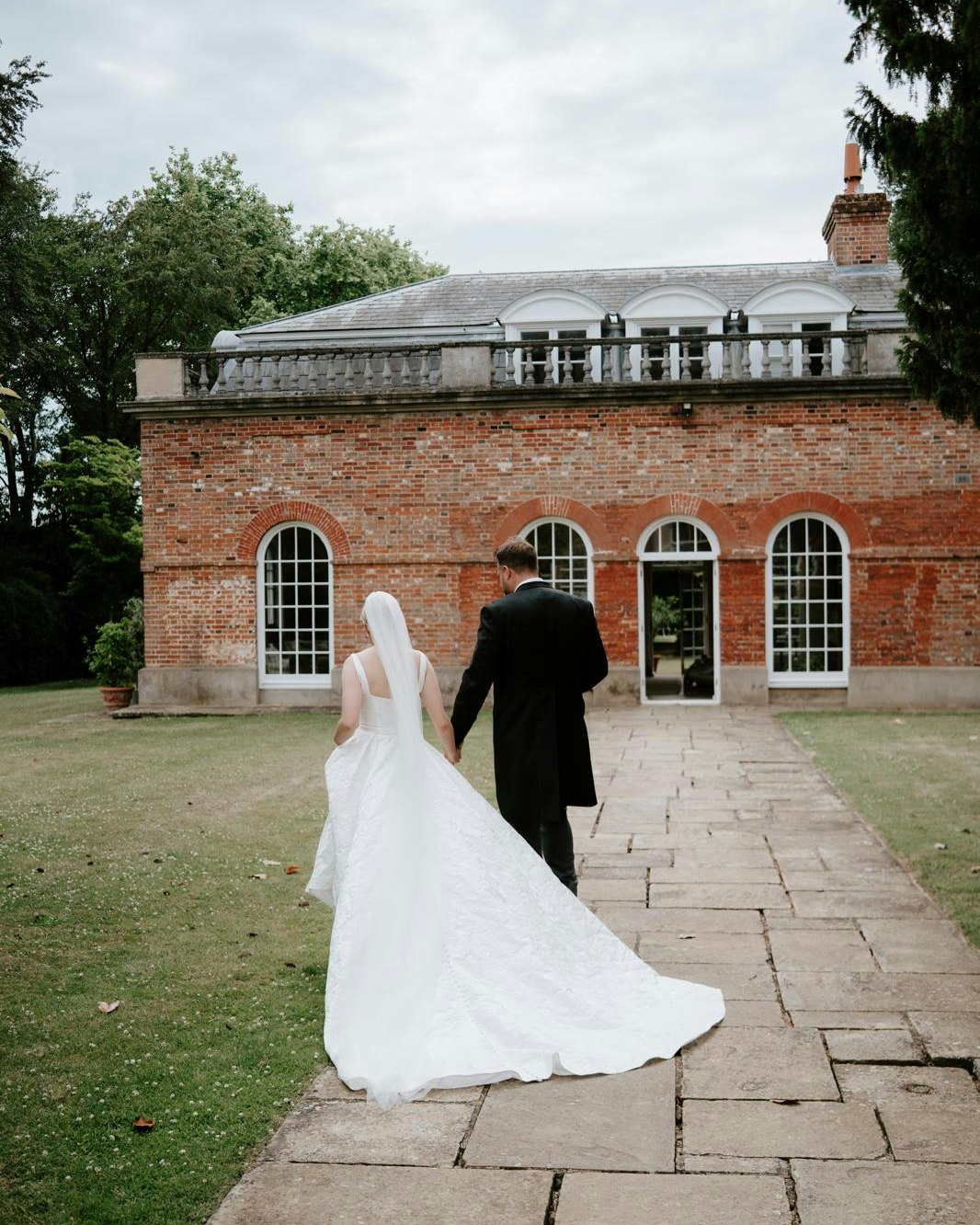 A Cambridge wedding to remember 🤍✨
Chloe and Mark said "I do" beneath our 80' x 40' traditional marquee, with 120ft of window walls letting the Cambridge sunshine flood right in.
Dressed with our classic cross back chairs and finished with all the little details our couples love, this one was a joy from start to finish.
There's nothing quite like watching a marquee transform into the setting for someone's happiest day.
If you're dreaming of a marquee wedding of your own, we'd love to help make it happen.
Talk to the team on 01638 743860 or drop us a DM.
#marqueewedding #cambridgewedding #marqueehire #weddinginspiration #luxuryweddings #eventmanagement #luxuryevents