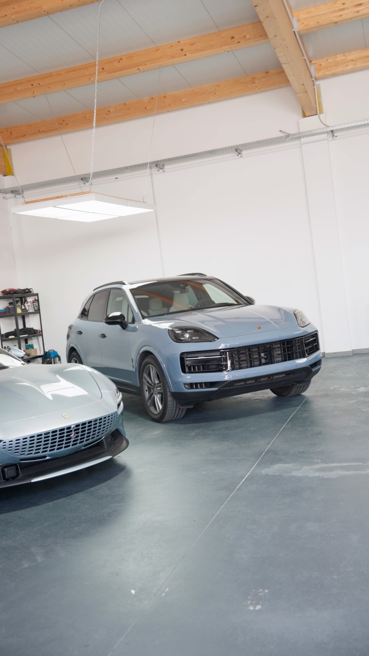 COLORED PPF. ☝🏼
Aus einem Porsche Cayenne wird ein echter Hingucker – mit farbiger Lackschutzfolie.
Schutz trifft auf individuellen Look.
Welche Farbe hättet ihr gewählt?
Schreibt es in die Kommentare.