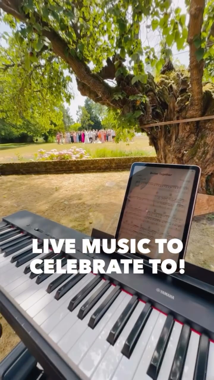 Live music to celebrate to! Whether it’s piano music for a pre-ceremony romantic soundtrack full of classic love songs, a lively playlist that’s tailored especially for a drinks reception or a background mix of familiar pop & cocktail jazz tunes to relax to whilst enjoying a delicious meal, Daniel’s music ranges from contemporary pop & rock covers, to sophisticated jazz & classical melodies.
Venue @seckfordhallhotel @seckfordhallweddings
www.daniellaw.co.uk (Link in Bio)
#woodhallmanor #seckfordhall #suffolkweddingvenue #weddingmusic #2027wedding