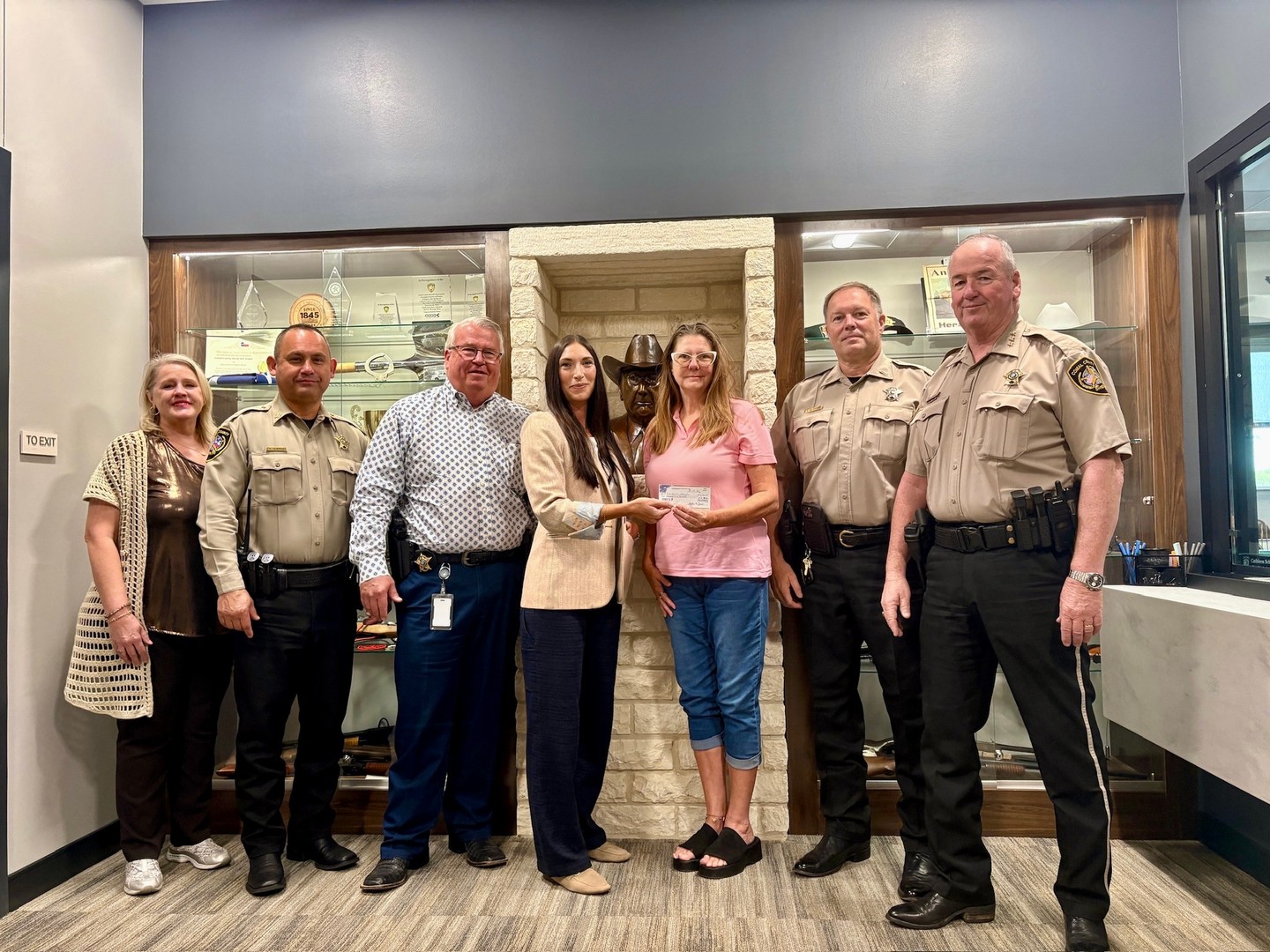 A heartfelt thank you to the Comal County Sheriff’s Office for their generous donation! 💗
Your support helps Pink Warrior Advocates continue providing assistance and resources to local breast cancer warriors. We are grateful to have you standing beside our community! 🦩
#PinkWarriorAdvocates #ComalCounty #FlockBreastCancer