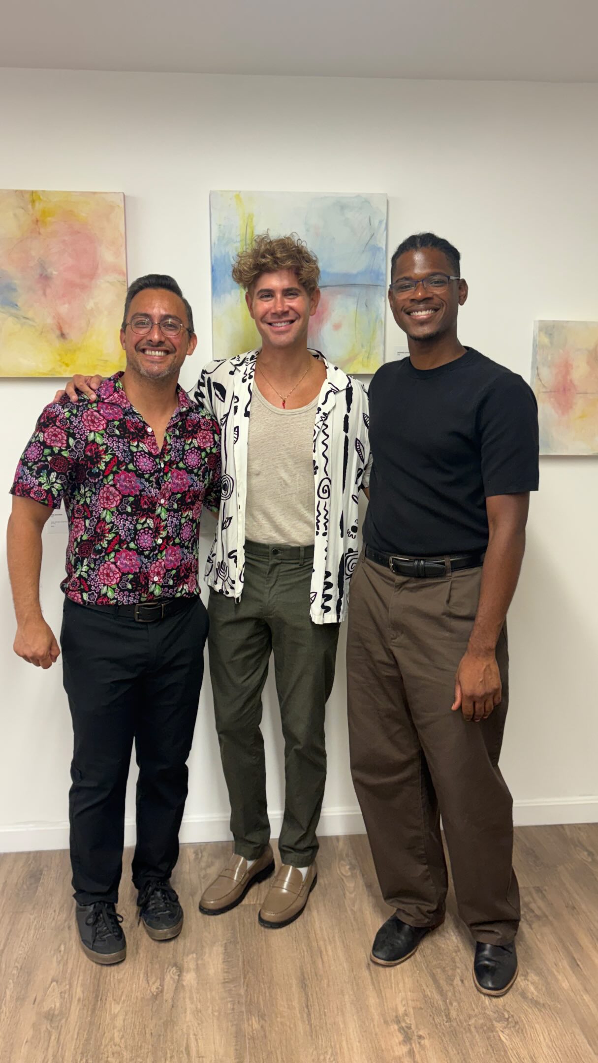 Week 2 of “Emergence” was different than week 1 but it was just as magical!! We had an amazing time! The hard work these artists put into the show, the amazing conversations, the stretching, the grit! WOW!! I’m so proud they trusted me and trusted THEMSELVES!! SO, talented!
.
.
.
.
.
#bold #hardwork #grit #boston #fyp
