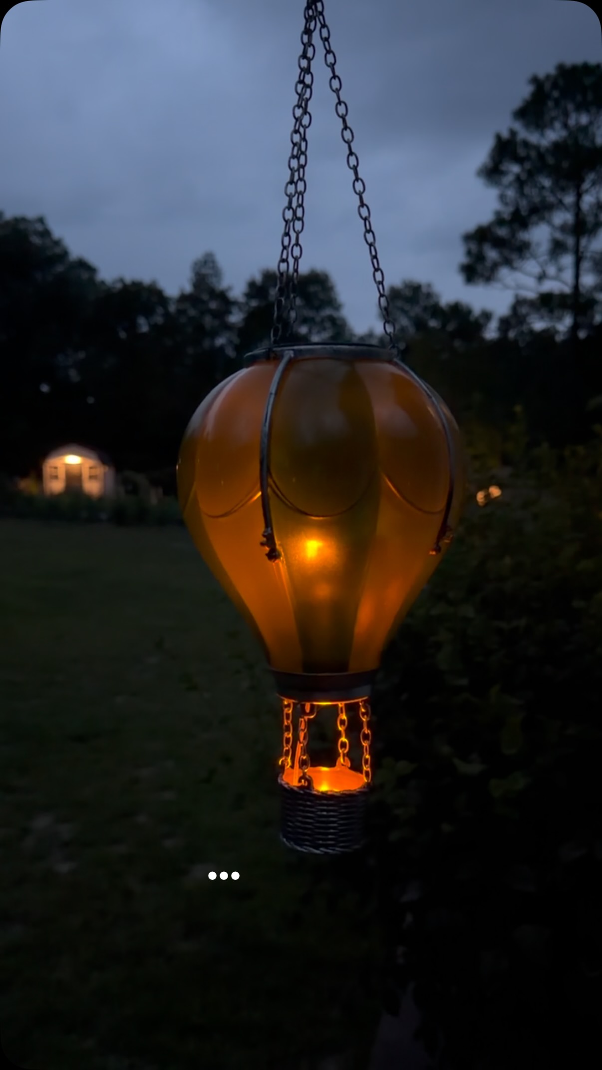 Something feels a little magical tonight. 🌙✨
At 8:05, the wheel turns and Autumn officially arrives and Mother Nature seems to know it. A beautiful cleansing rain is falling over the fields, washing away summer and bringing cooler days with it.
There’s just something about the changing of seasons that feels like permission to reset… to slow down, let go, and welcome what’s next.
So light a candle, listen to the rain, and soak up a little Equinox magic tonight. 🕯️
Welcome, Autumn. 🍂
And welcome to North Carolina’s first Fake Fall, may she stay awhile. 😂#fallequinox #twobudsflowerfarm #freshflowers #supportlocal #flowercart