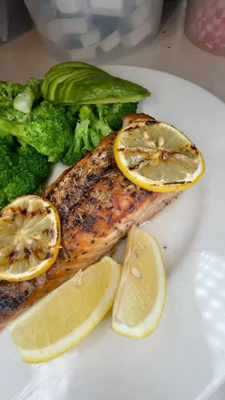 Elios Family restaurant anything you want all day long. #SanLeandro #SanLeandroVibe #SanLeandroEats