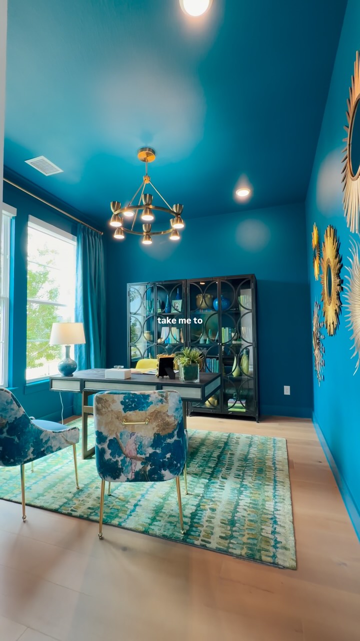 Send this to someone in #mckinneytx for me 🏡
Inside a $1M+ new construction home in Painted Tree, McKinney’s most talked-about community.
Most buyers walk into these model homes unrepresented. Don’t. The builder’s agent isn’t on your side. I am, at zero cost to you.
For relocation contact us at www.texava.com
albert@amazingbrokerage.com
#blue #house #relocating #newhouse