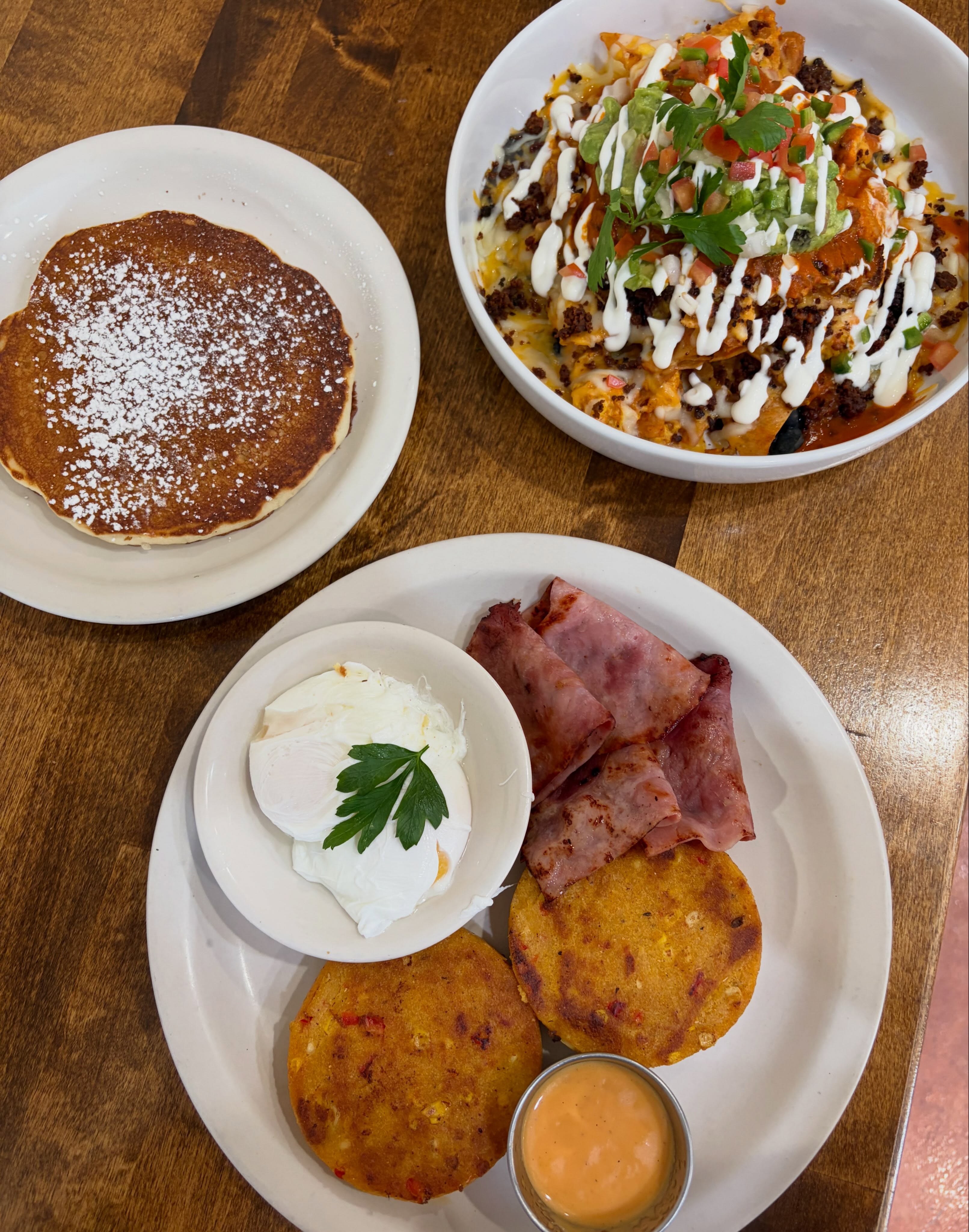 Don’t know what to have for breakfast? Here are two options you can order here: Cornmeal cake or Chilaquiles! 😌✨
#food #breakfastinspo #chicago #coffee #fyp