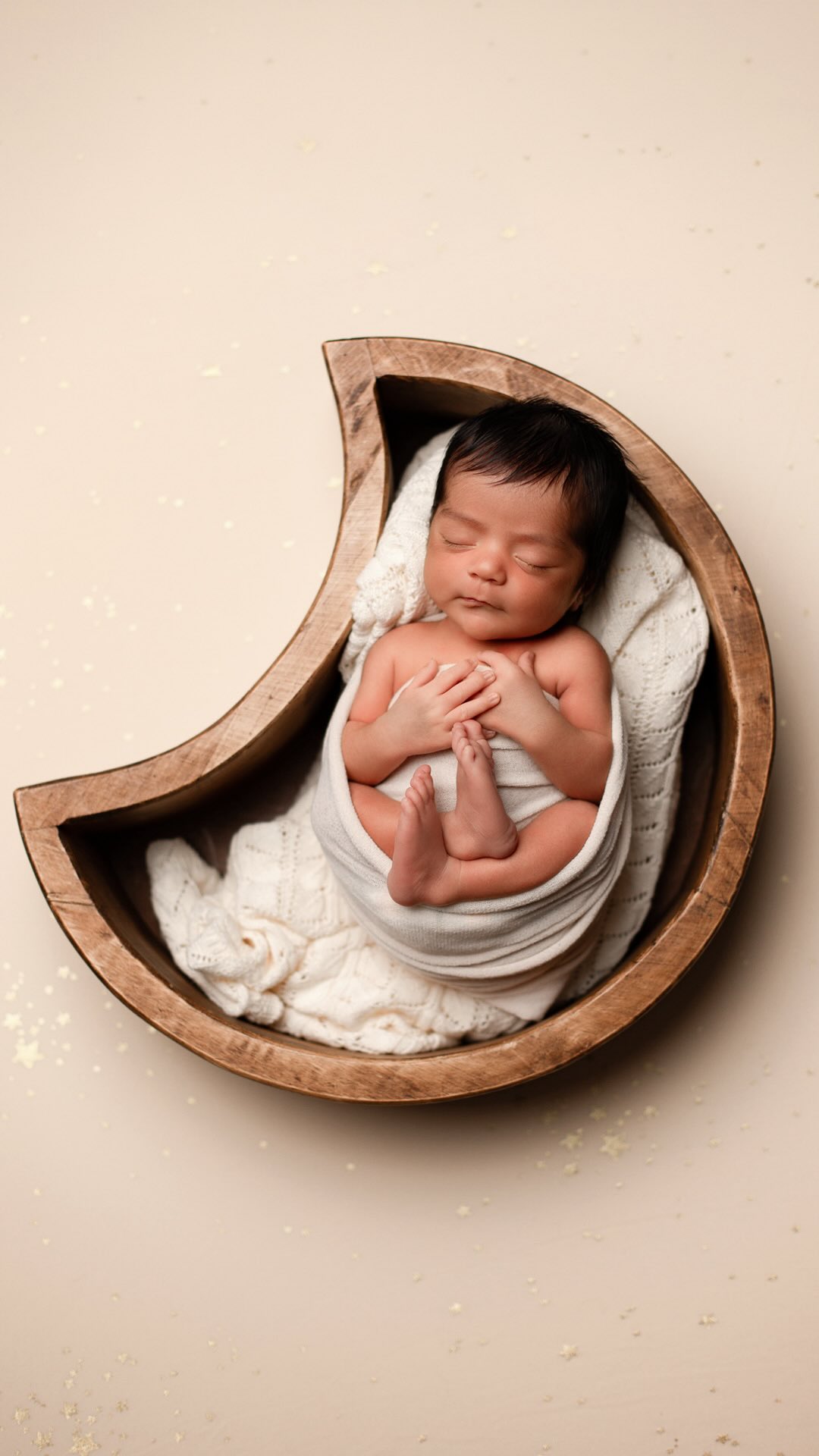 Itās the tiny details that turn a beautiful newborn photo into a photo youāll treasure forever. š¤šø
Iām constantly looking at the little thingsābabyās fingers and toes, their head position, the way the wrap sits, tiny wrinkles, lighting, shadows, angles, textures, and everything happening around them.
I donāt just put a baby in a pose and take a picture. Iām watching, adjusting, soothing, and fine-tuning every little detail to create an image that feels intentional, timeless, and completely yours. āØ
And because newborns change SO quickly, timing matters. The ideal time for newborn photos is within the first 3 weeks, while babies are still in that beautiful, sleepy newborn stage. š„¹
So if youāre expecting, donāt wait until after baby arrives to start thinking about photos. Book early, let me handle the details, and you can simply enjoy your brand-new baby. š¤
Because these tiny details wonāt stay tiny for long. š„¹āØ
#babyphotography #sanjosenewbornphotographer #sanjosebabyphotographer #bayareanewbornphotographer #sanjosephotographer