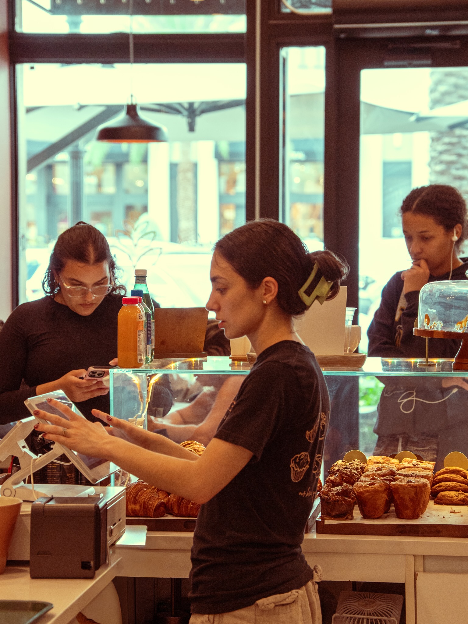 our bread, your moment.