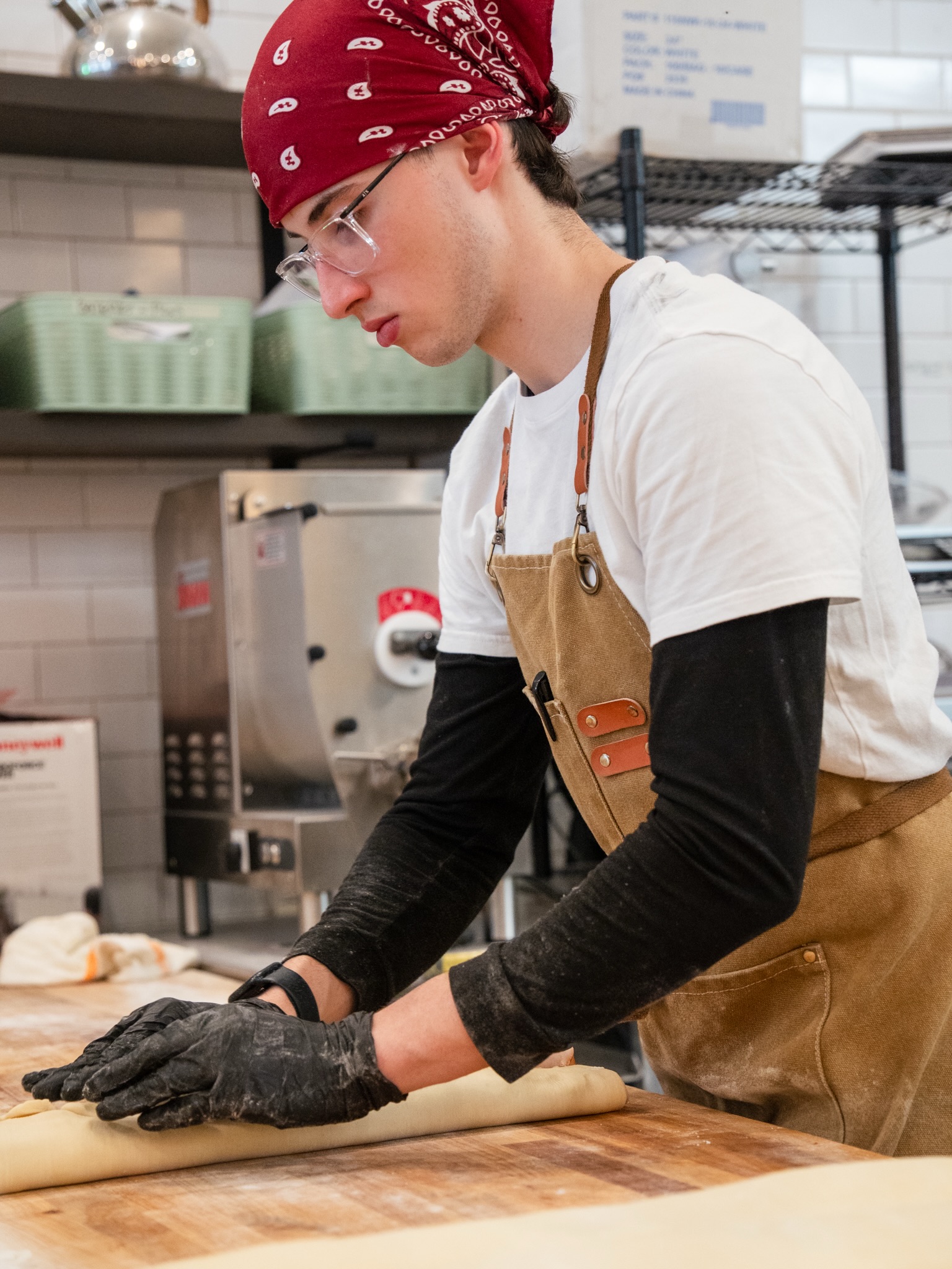 Fresh, warm, and waiting for you.
our bread, your moment.