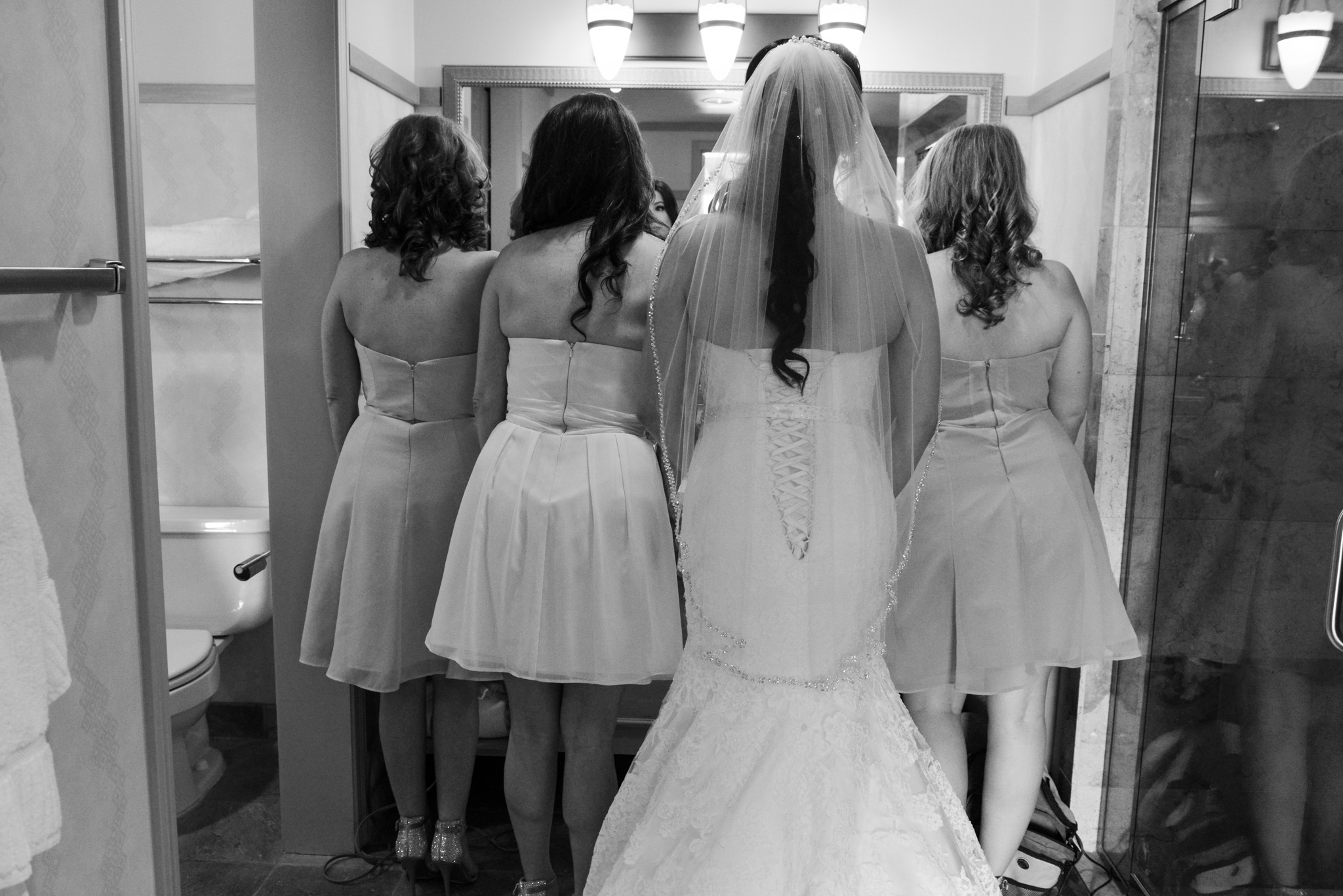 Behind every bride is a crew that holds it all together. ๐ค Counting down the final moments before I saying "I do". #bridalparty #bridetribe #bridalprep #weddingphotographer #ovationphotographyanddesign #weddingphotography #bridemaids #weddingdaymoments #weddingingspiration #wedding #weddingday